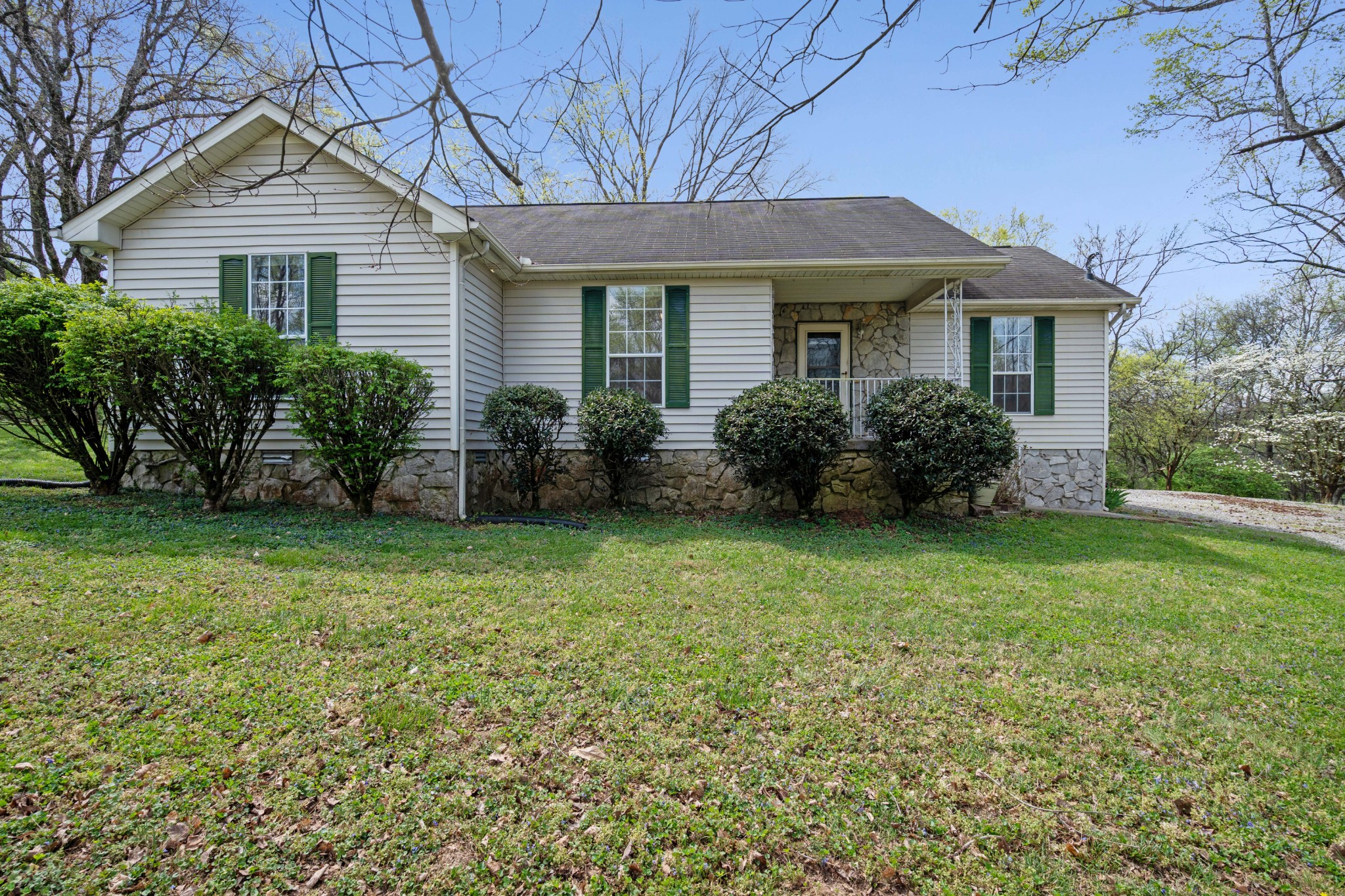 202 Dogwood Hills Dr