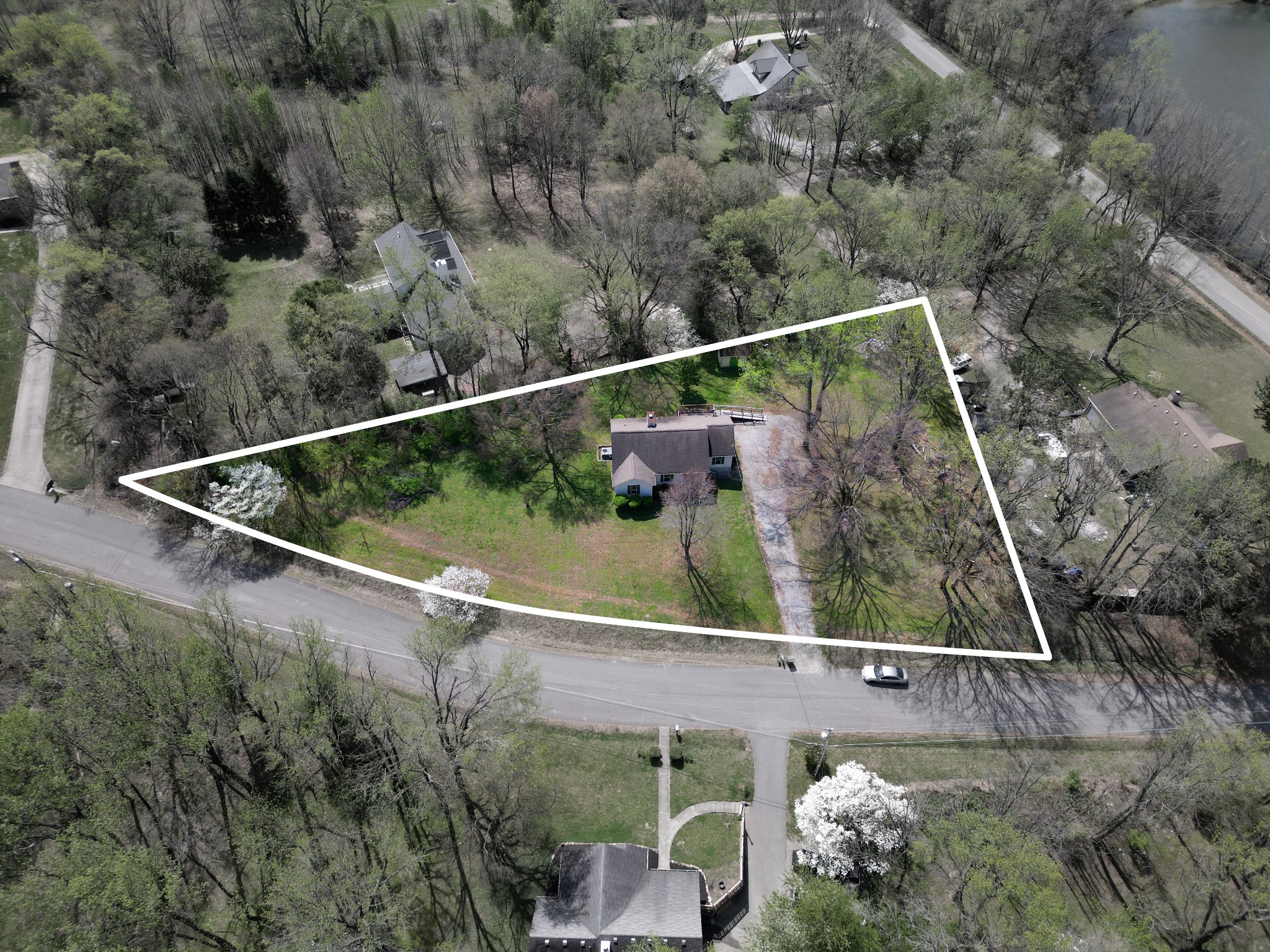 202 Dogwood Hills Dr