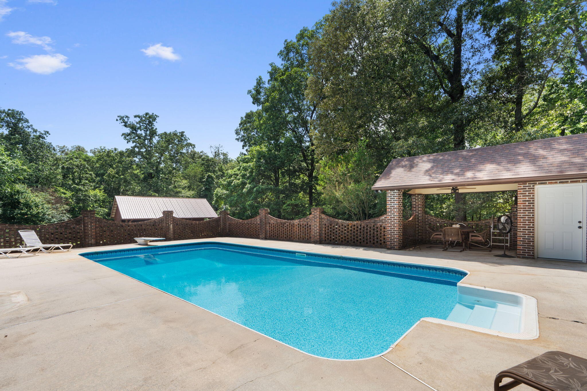 487 Hawkins Road SE
