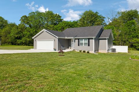 5233 Old Manchester Hwy Tullahoma TN 37388
