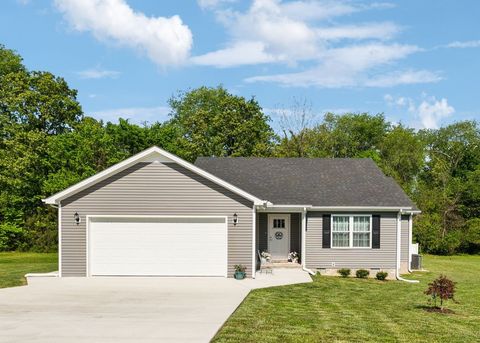 5233 Old Manchester Hwy Tullahoma TN 37388