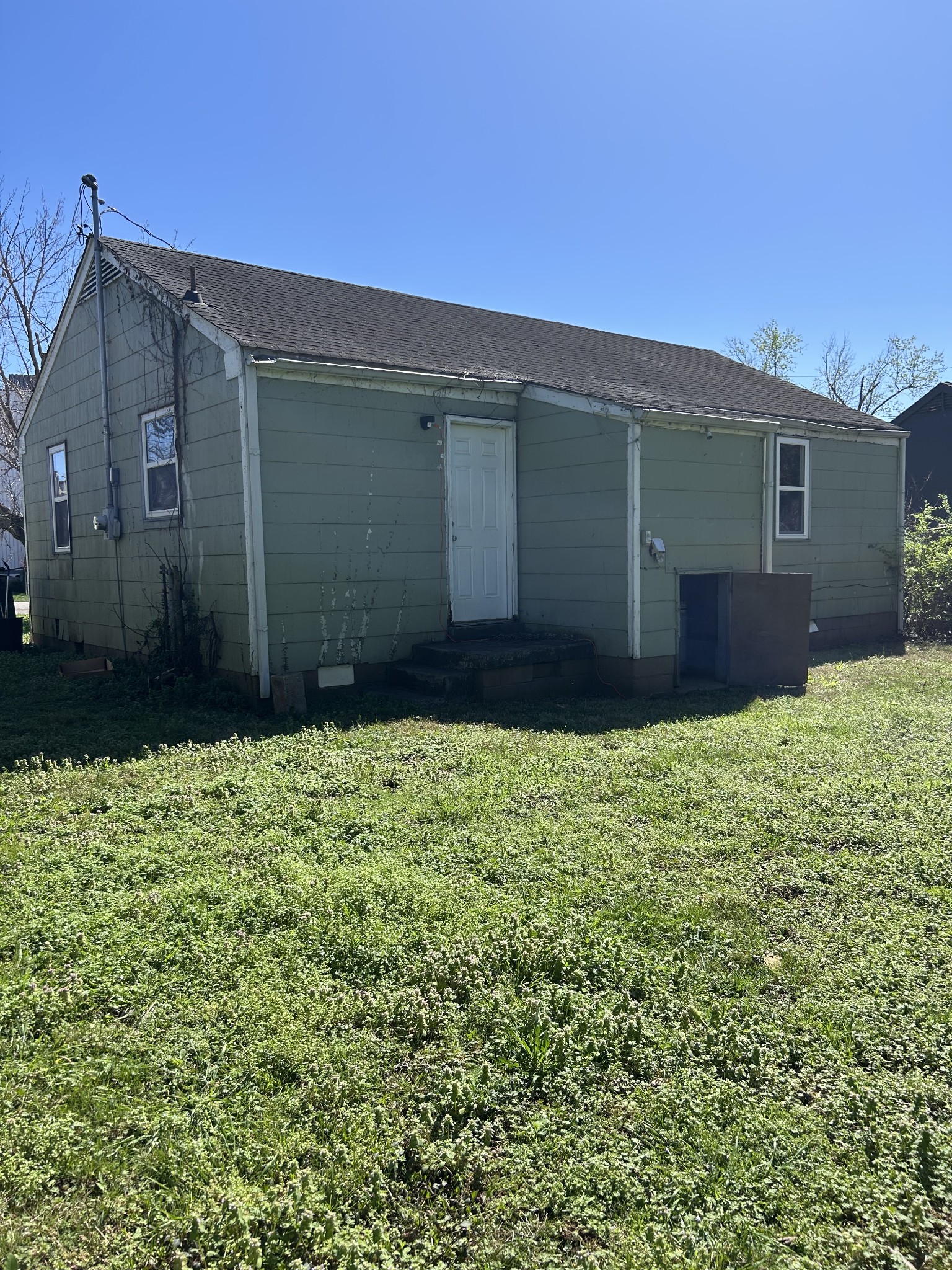5916 Carl Pl