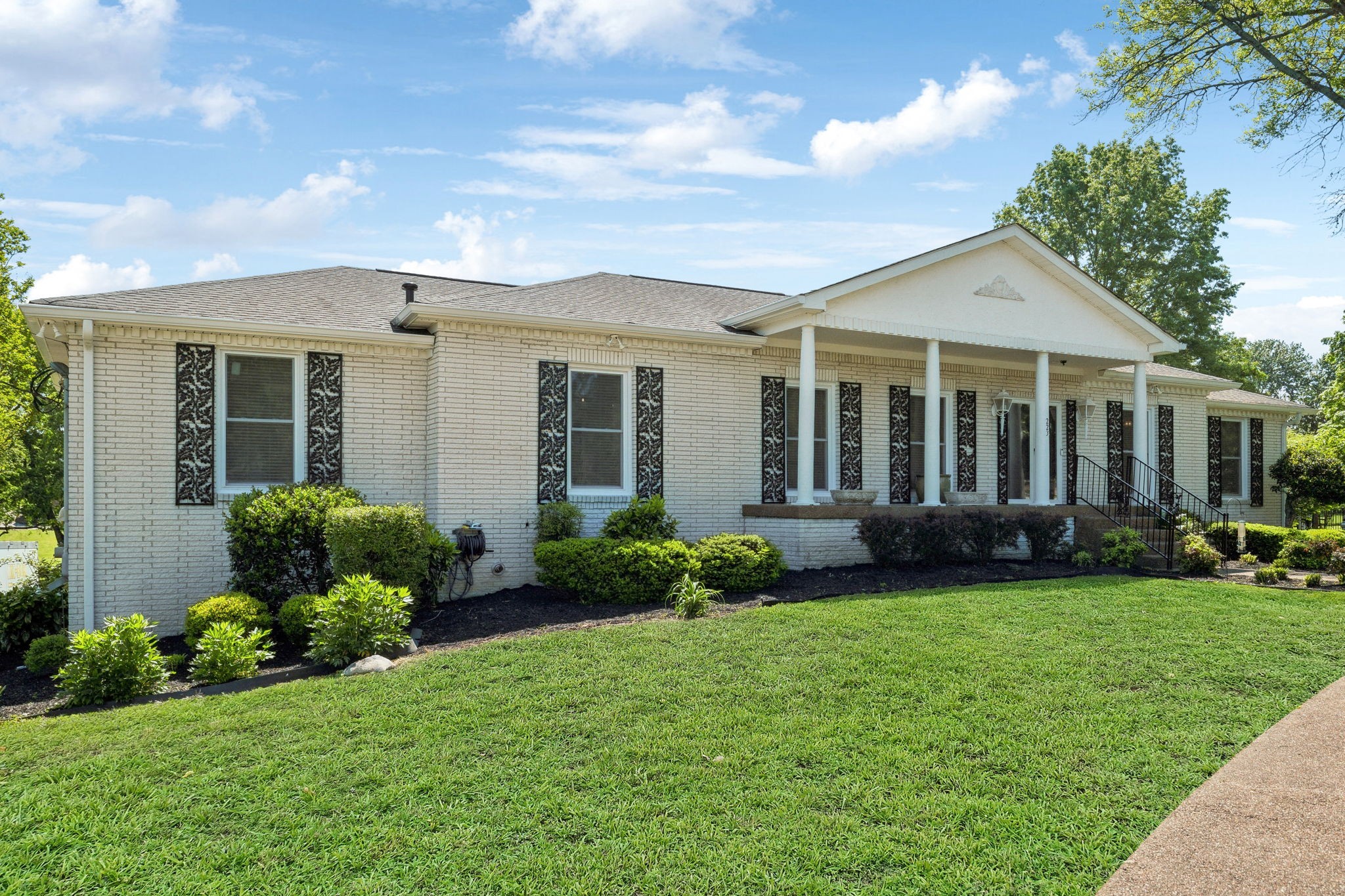 223 Kennett Rd