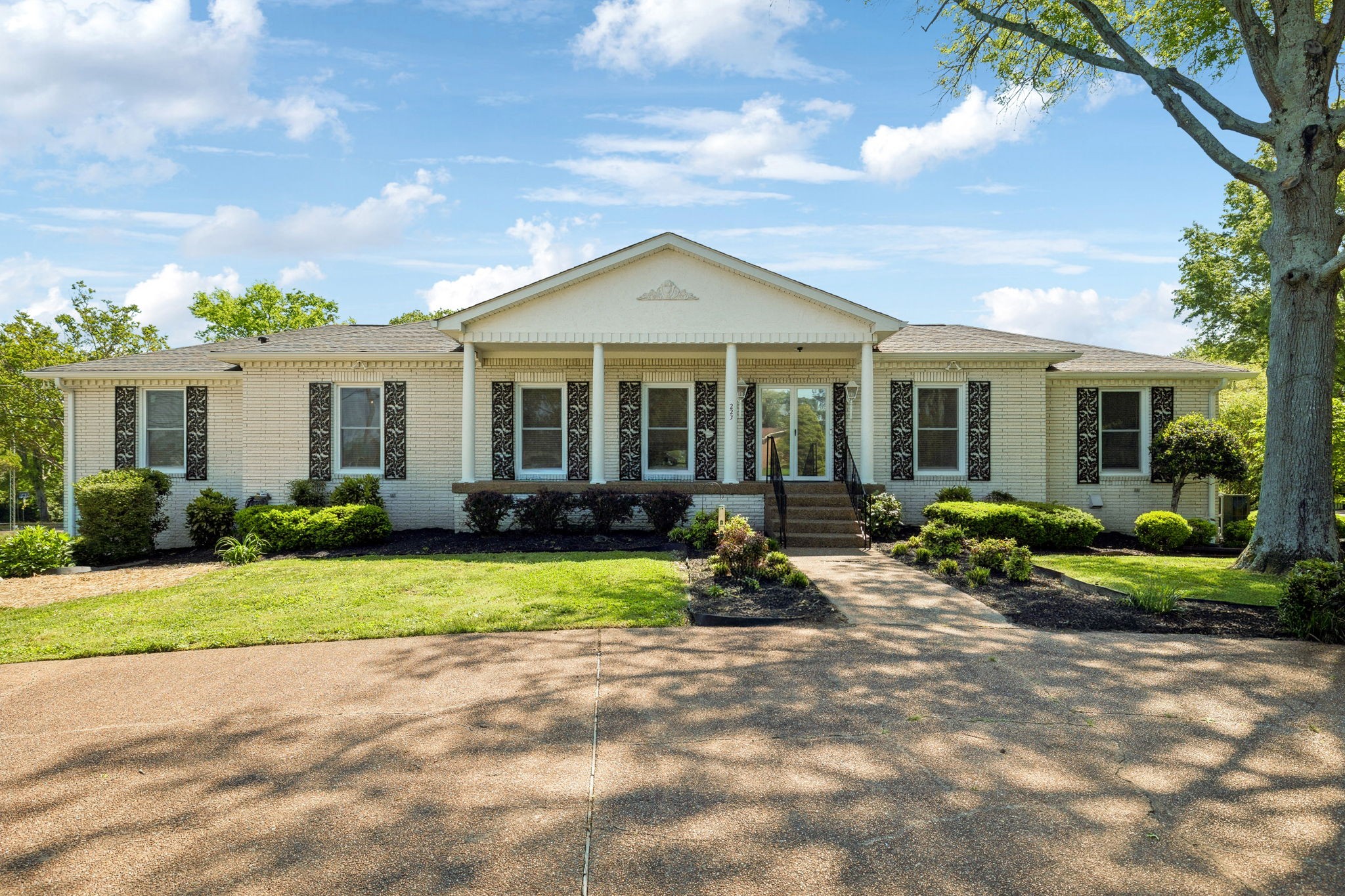 223 Kennett Rd