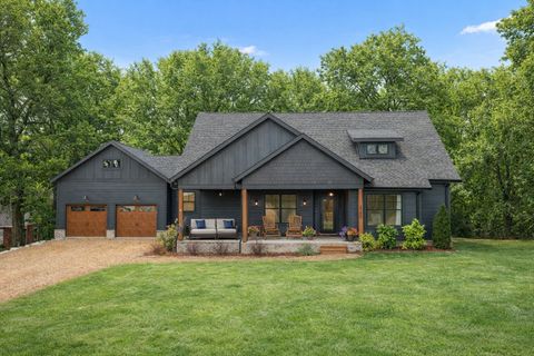 2140 Abiff Rd Burns TN 37029