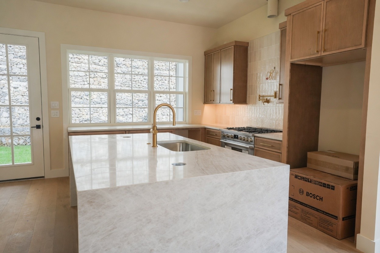 125 Shadow Springs Dr 125