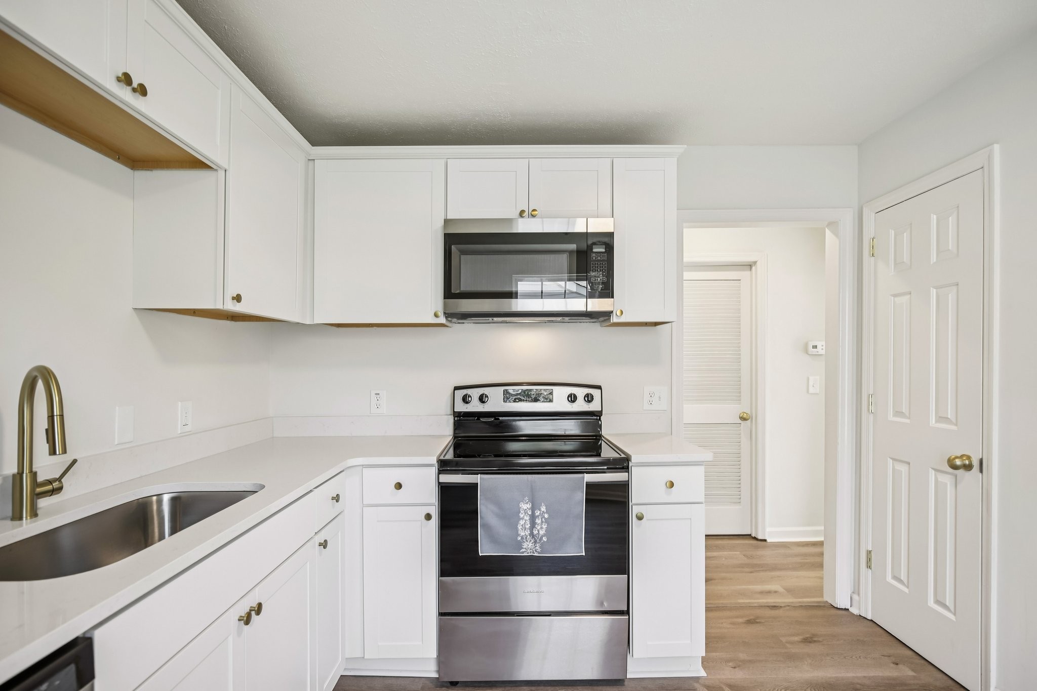 1110 Cabana Dr