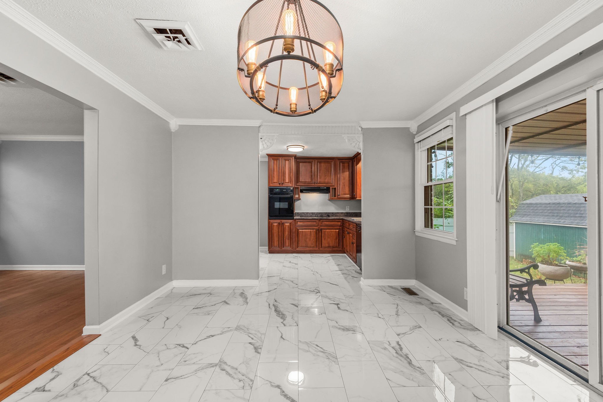 206 W Monticello Ave