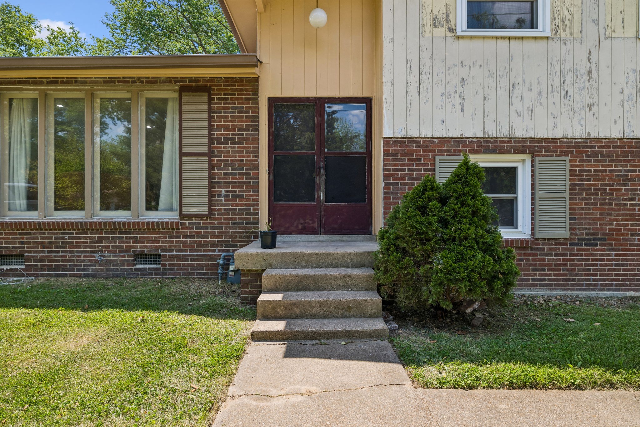 2617 Mesa Dr
