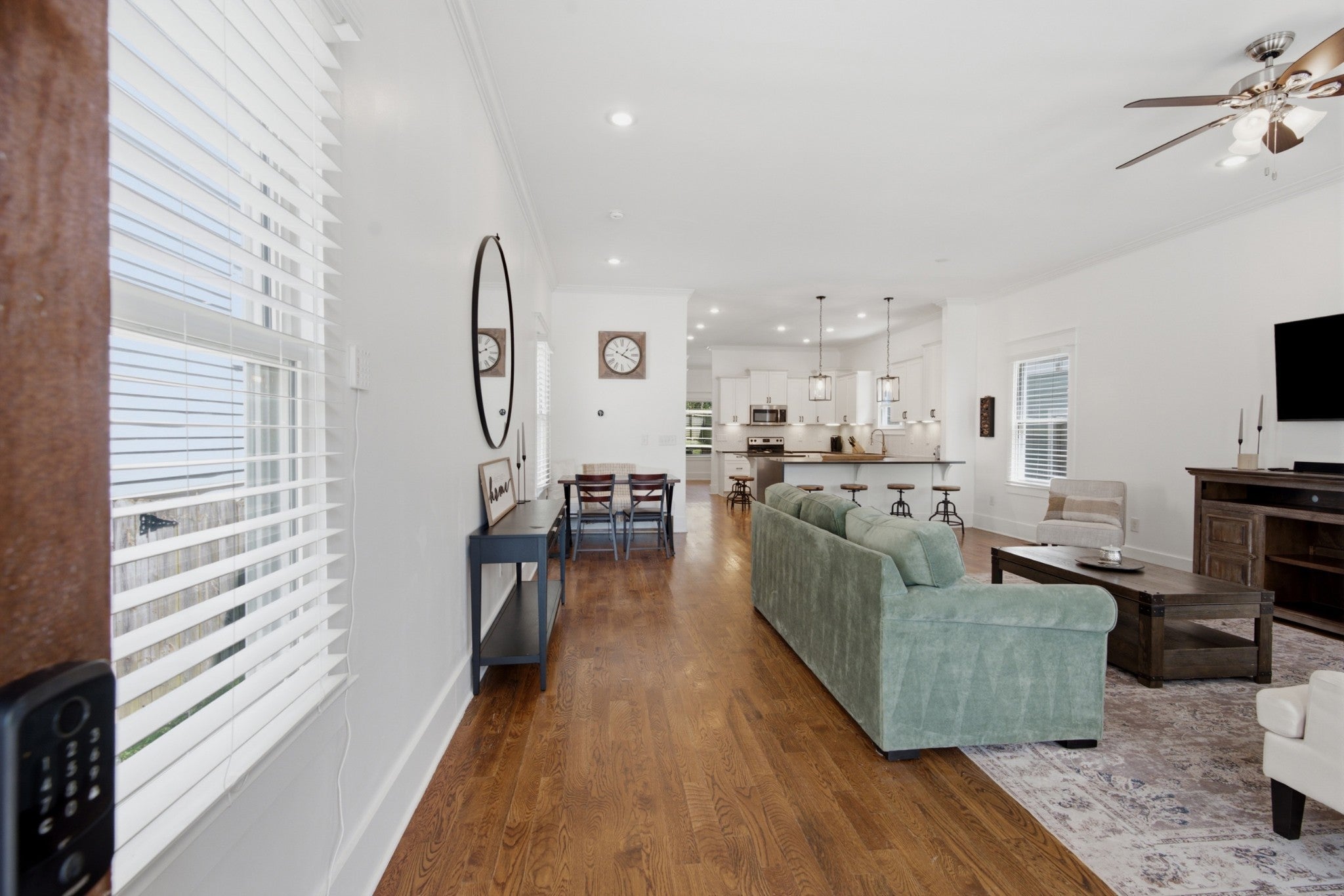 1211B Montgomery Ave