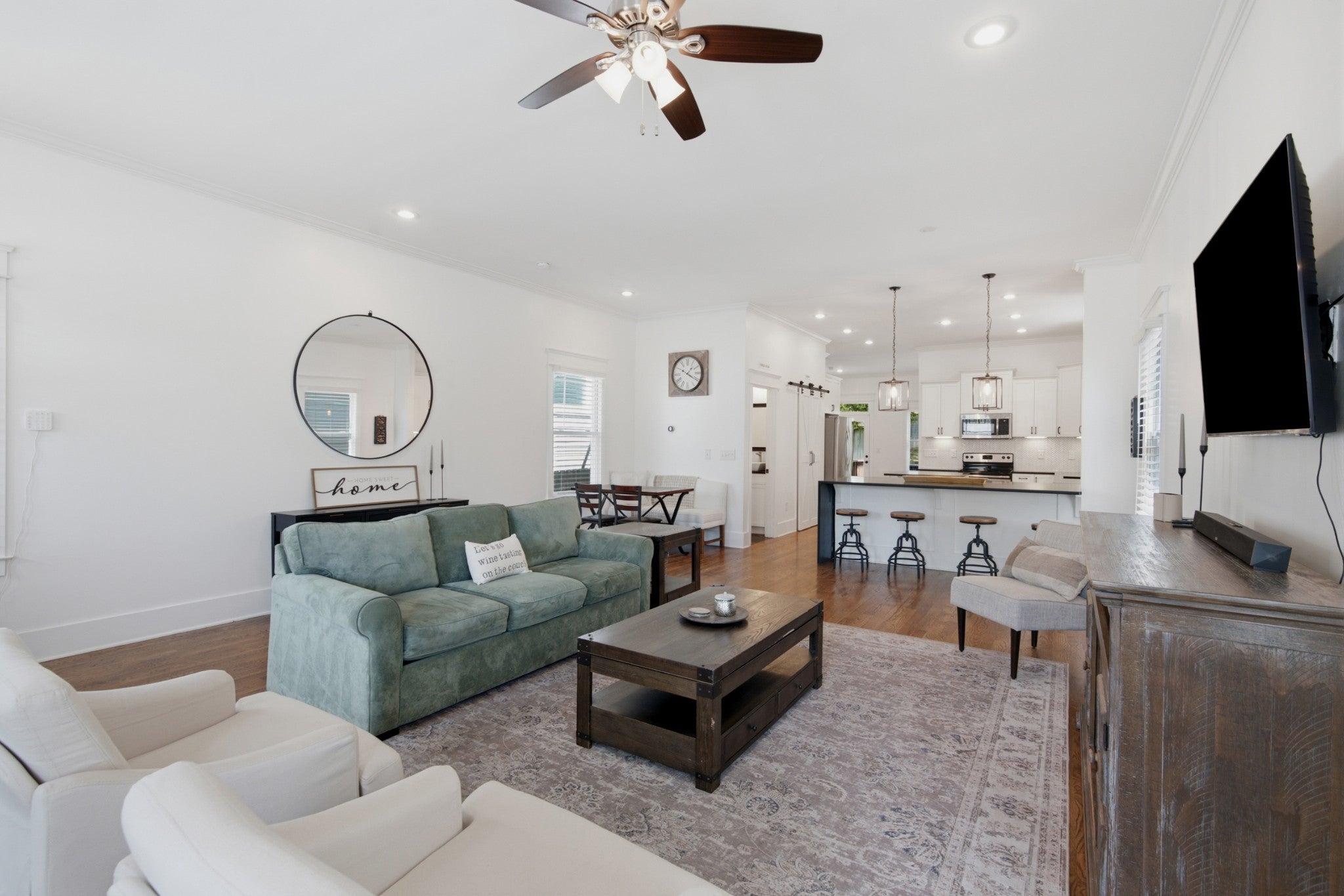 1211B Montgomery Ave