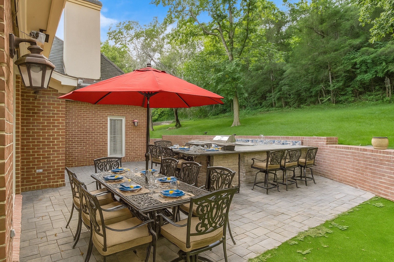 801 Vivians Way