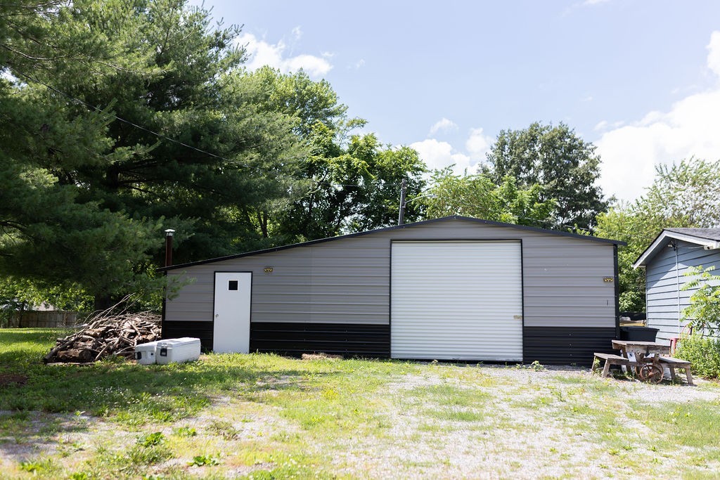 8409 Village Green Dr