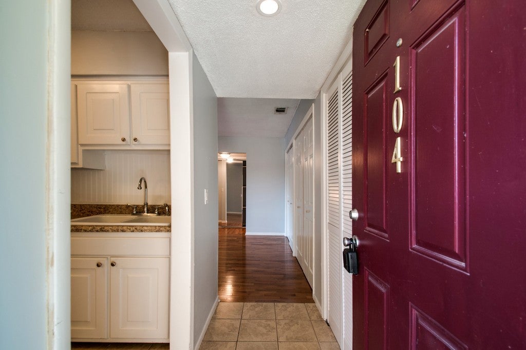 515 Basswood Ave 104