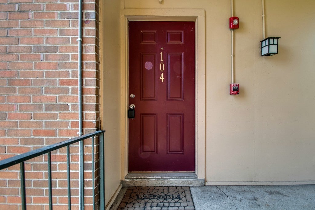 515 Basswood Ave 104
