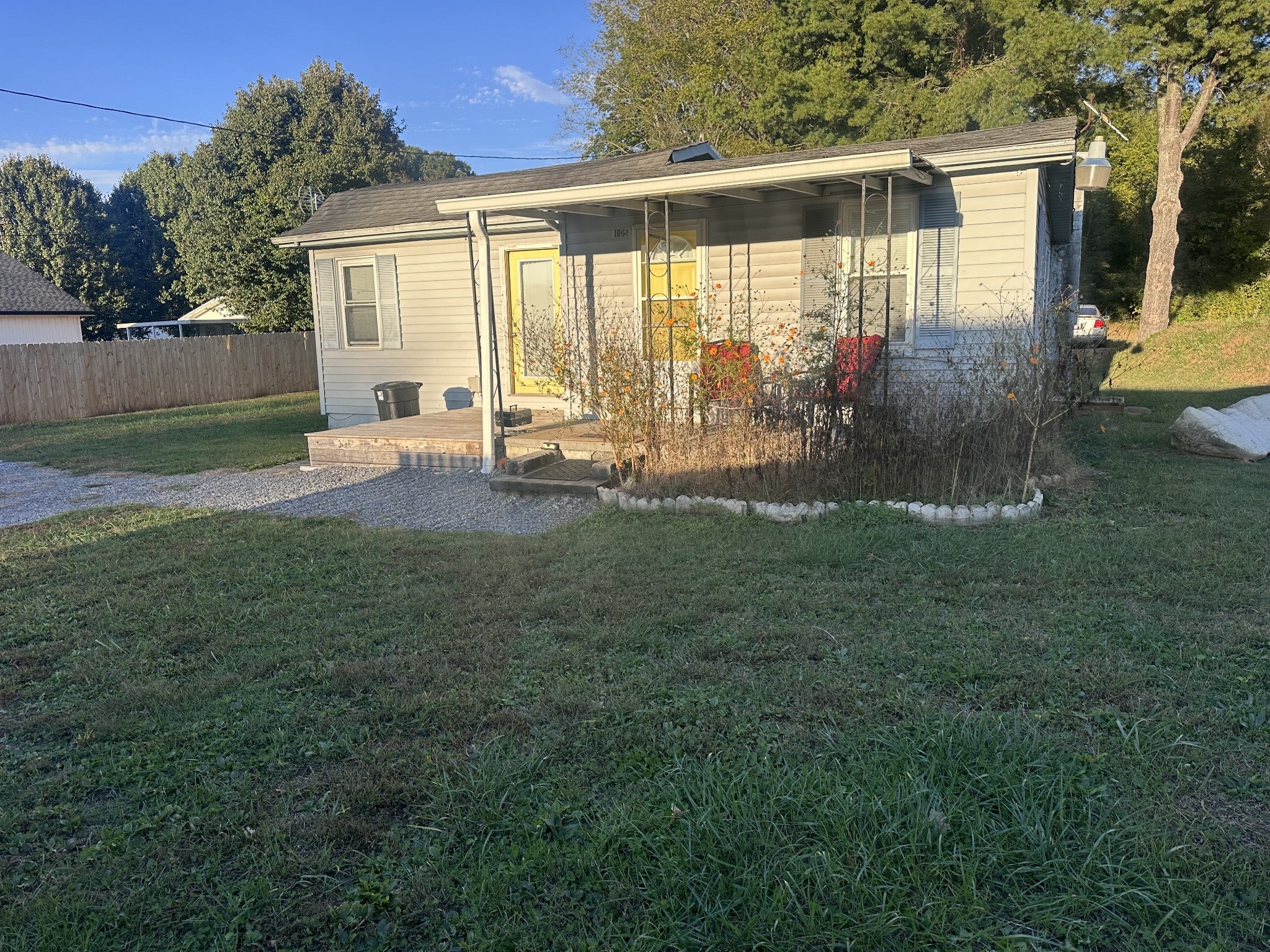 141 Short St