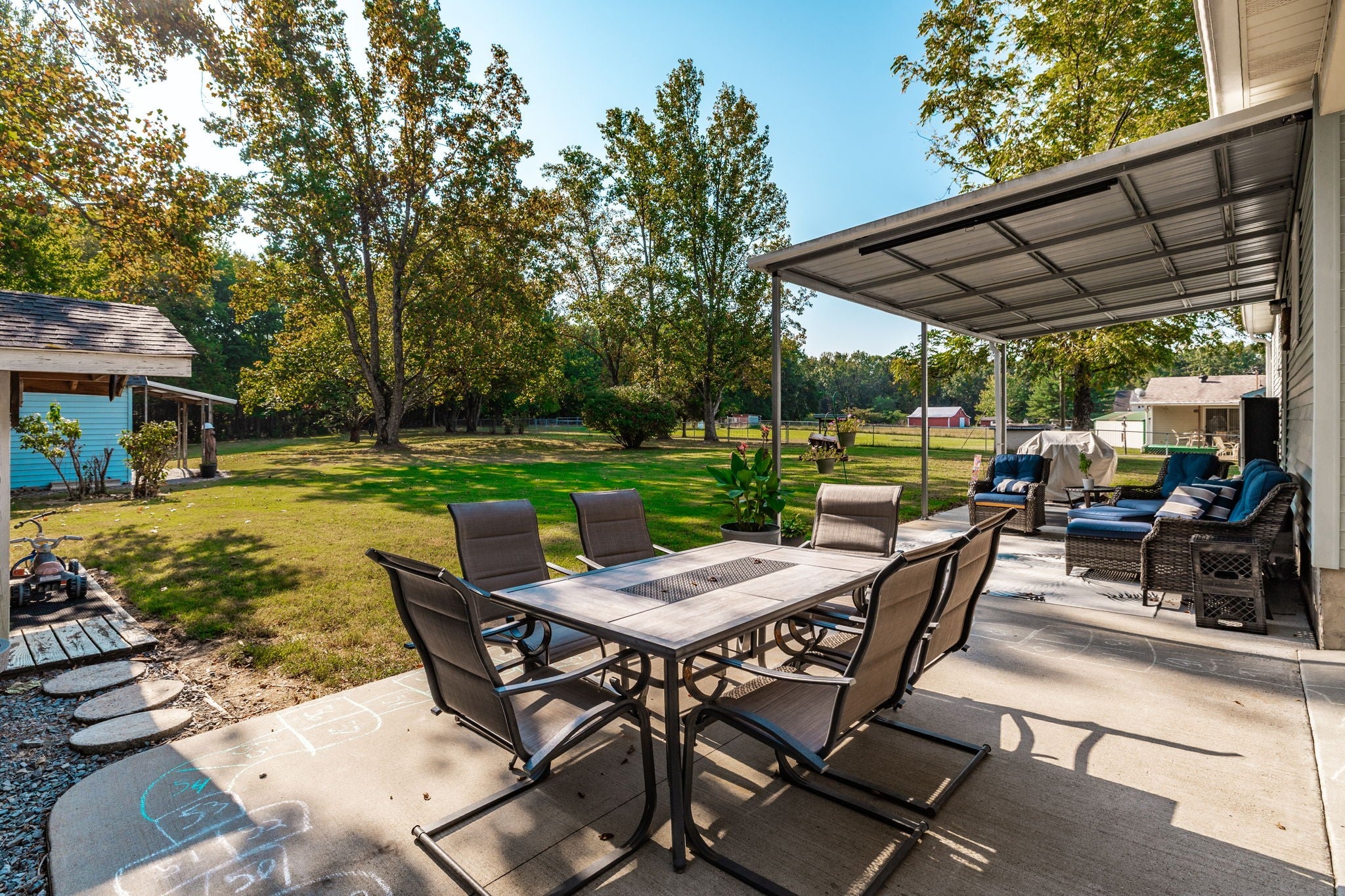 305 Paul Thompson Rd