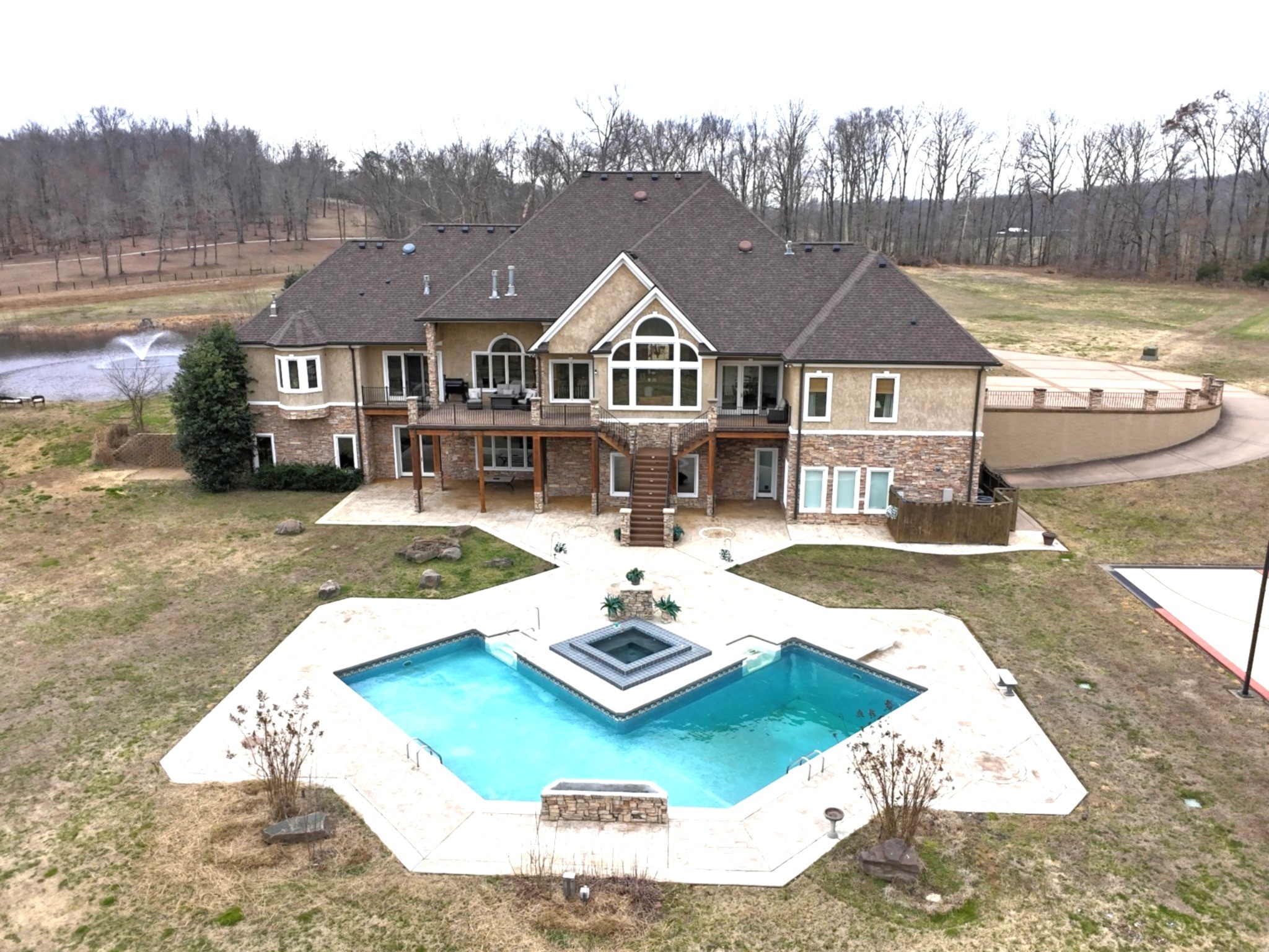 7699 N County Line Rd