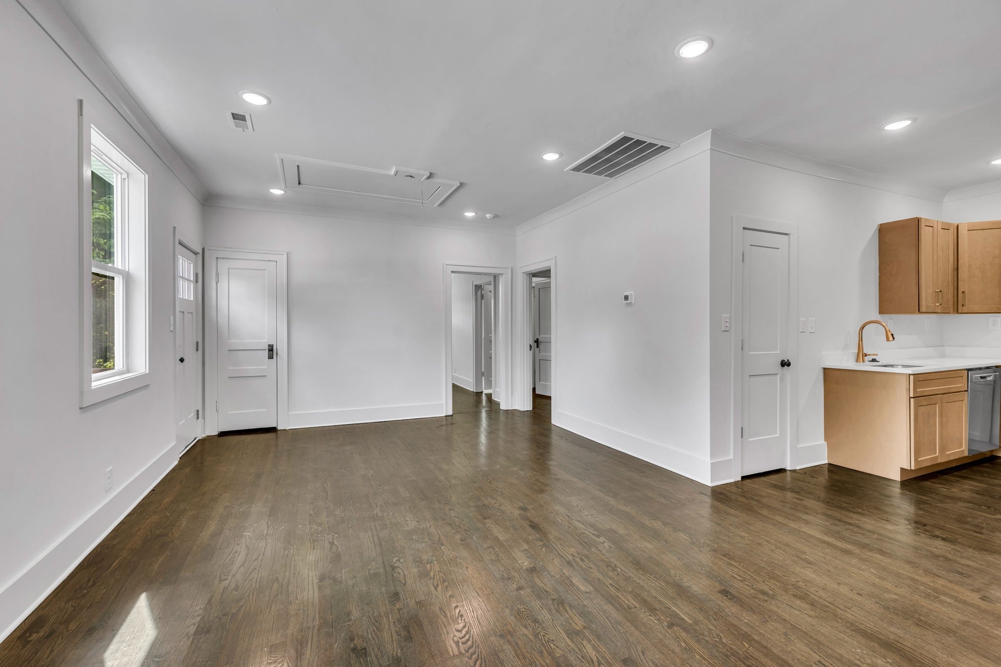 2015 Denham Ave