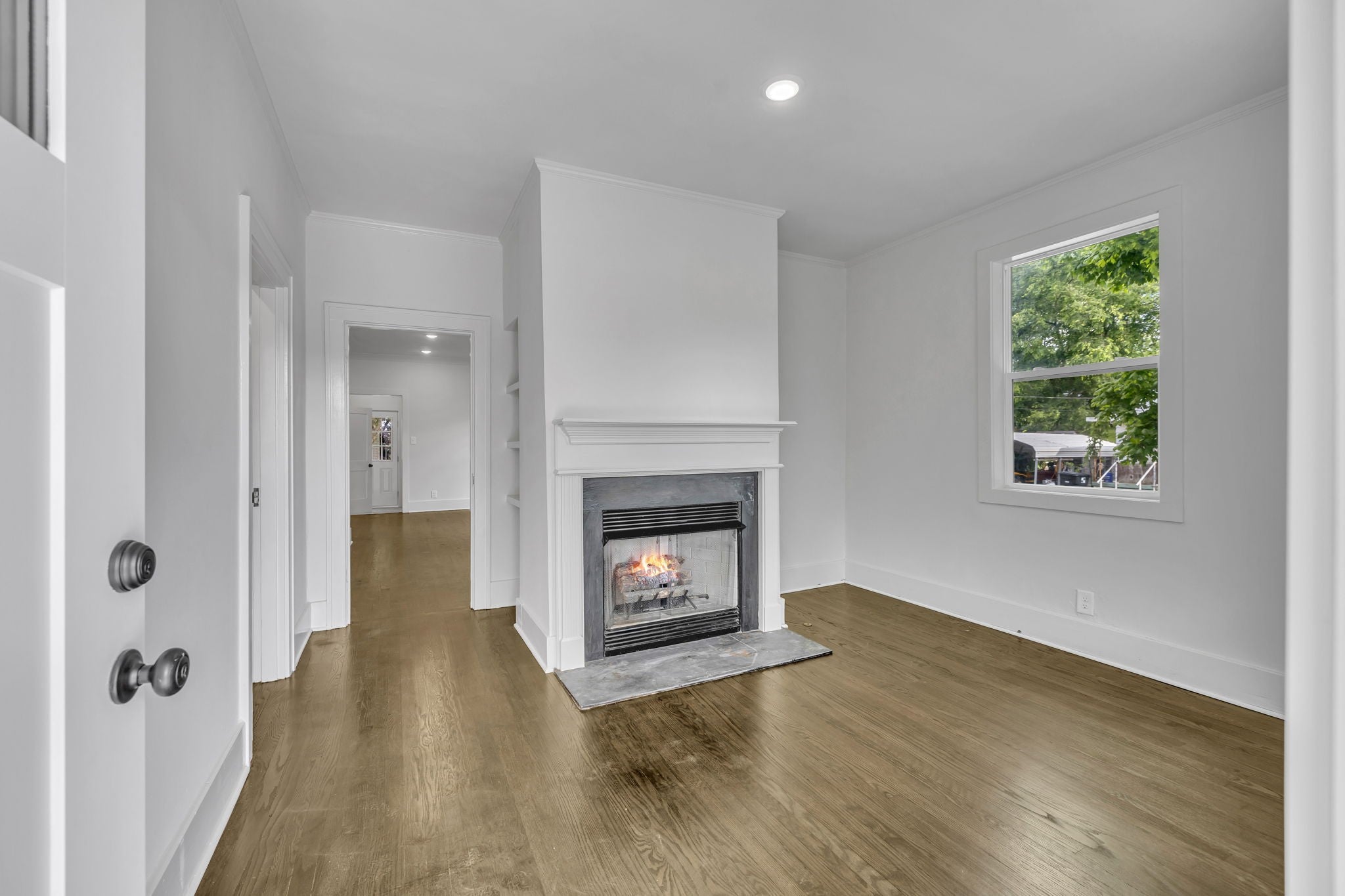 2015 Denham Ave