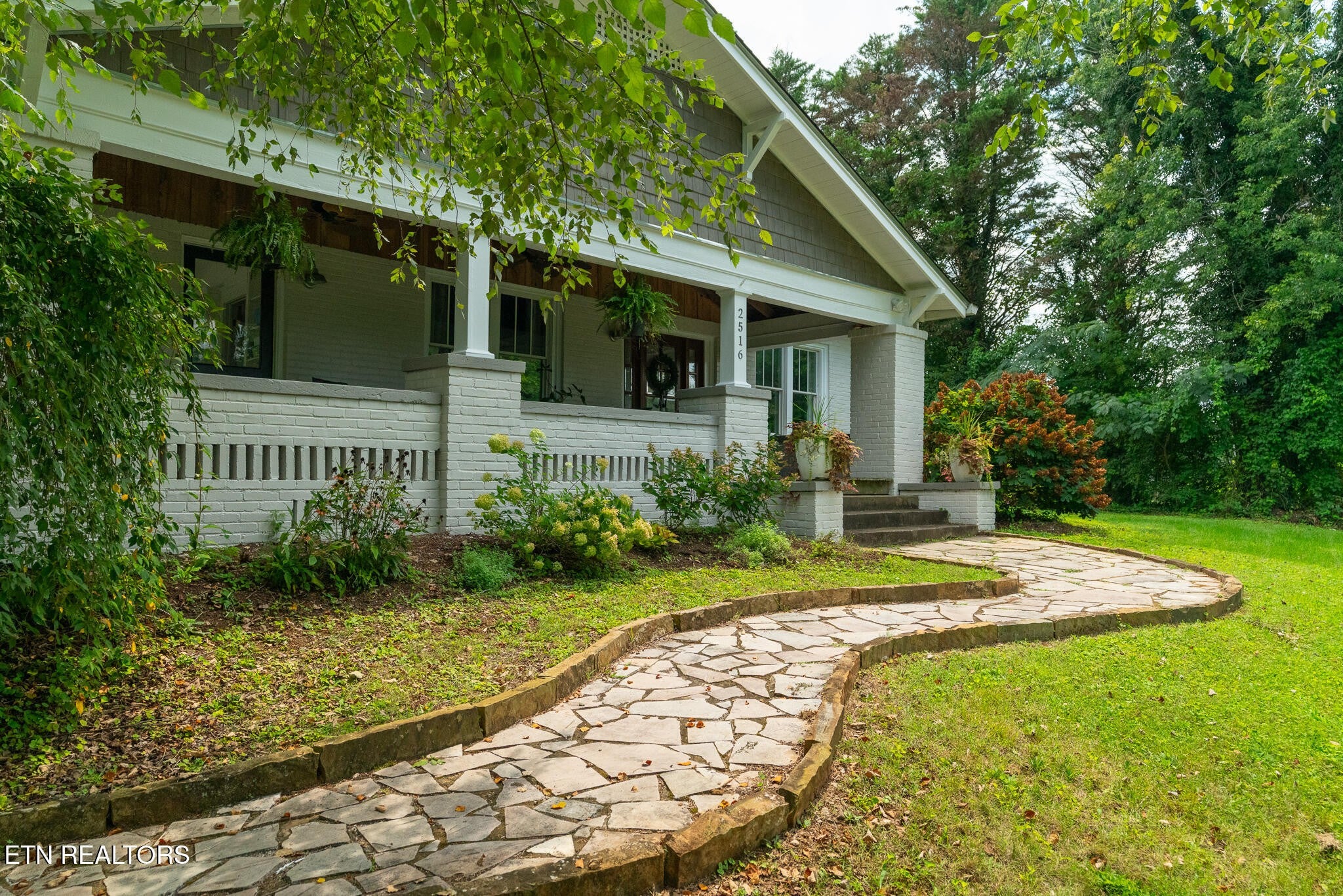 2516 Maple Drive