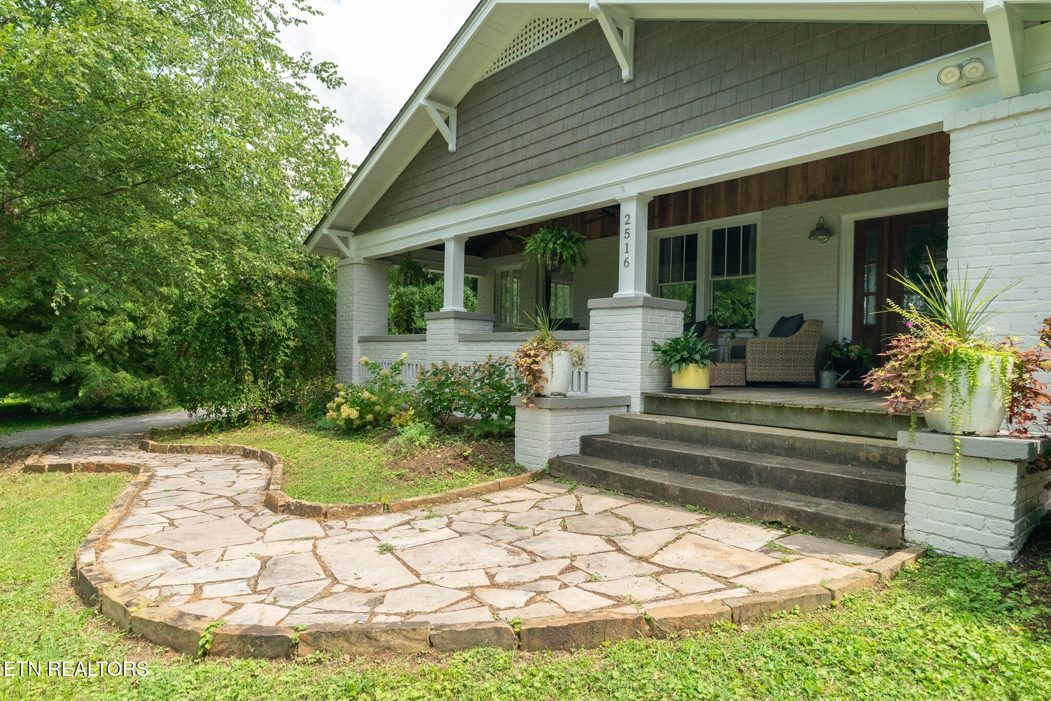 2516 Maple Drive
