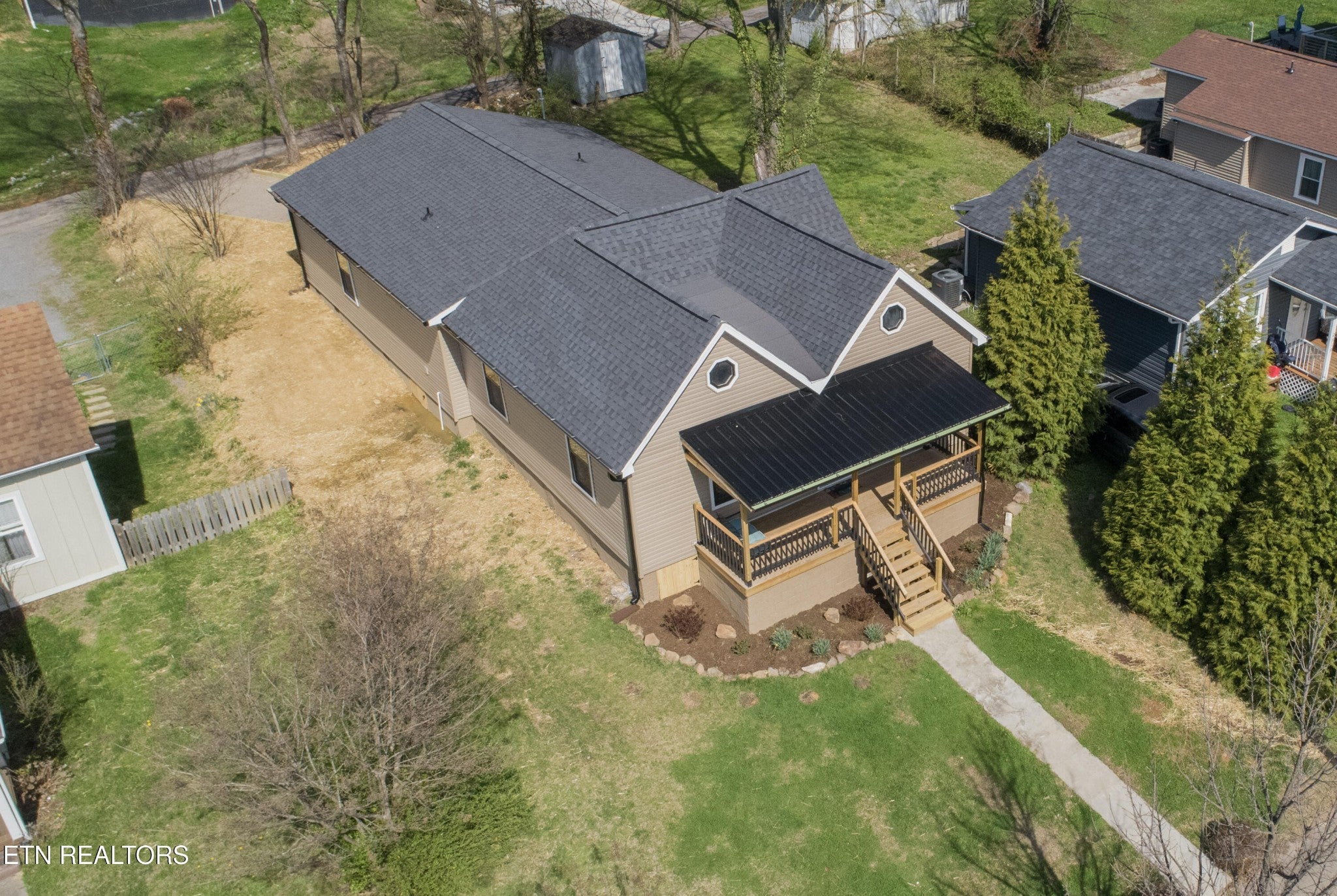 2317 E Glenwood Ave