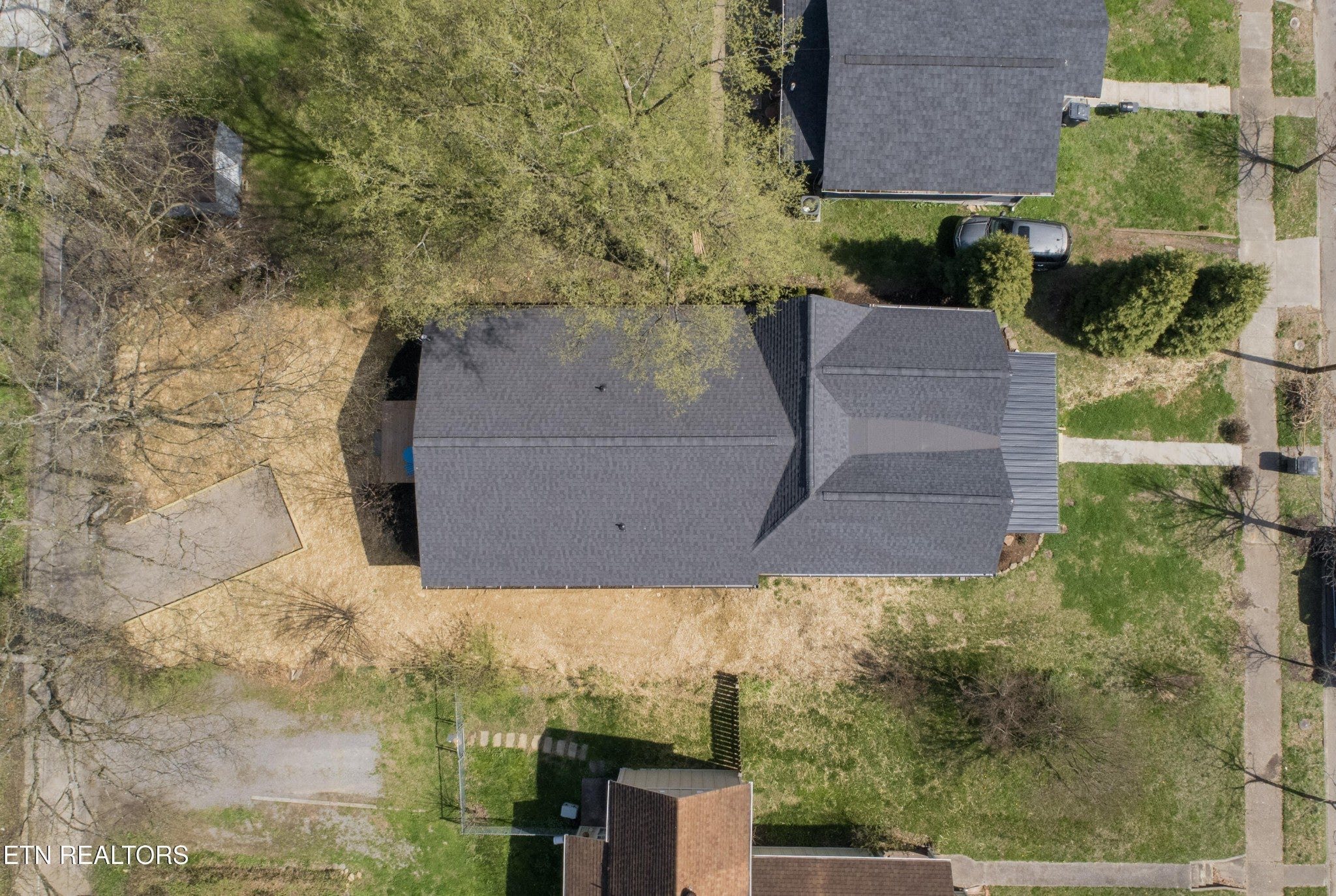 2317 E Glenwood Ave