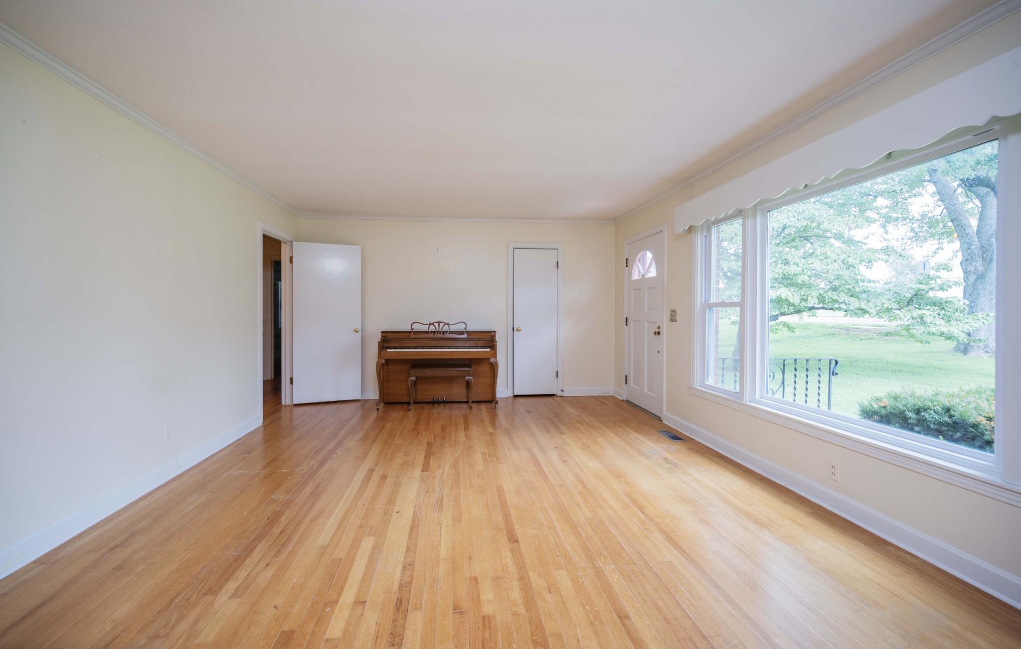 1123 Jones Blvd