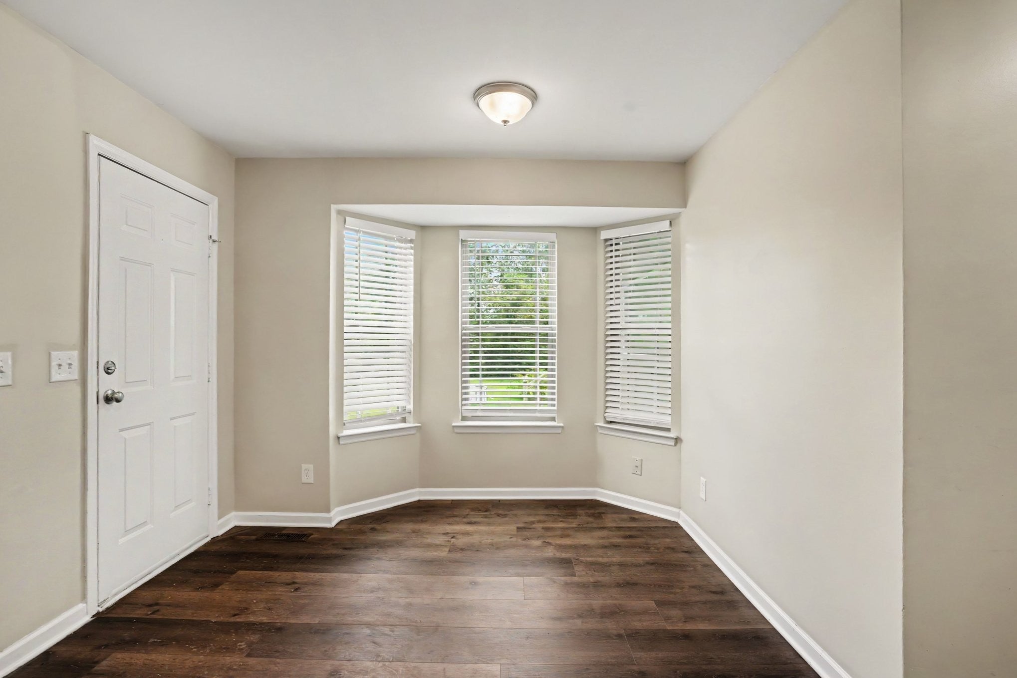 2414 Stones Throw Dr