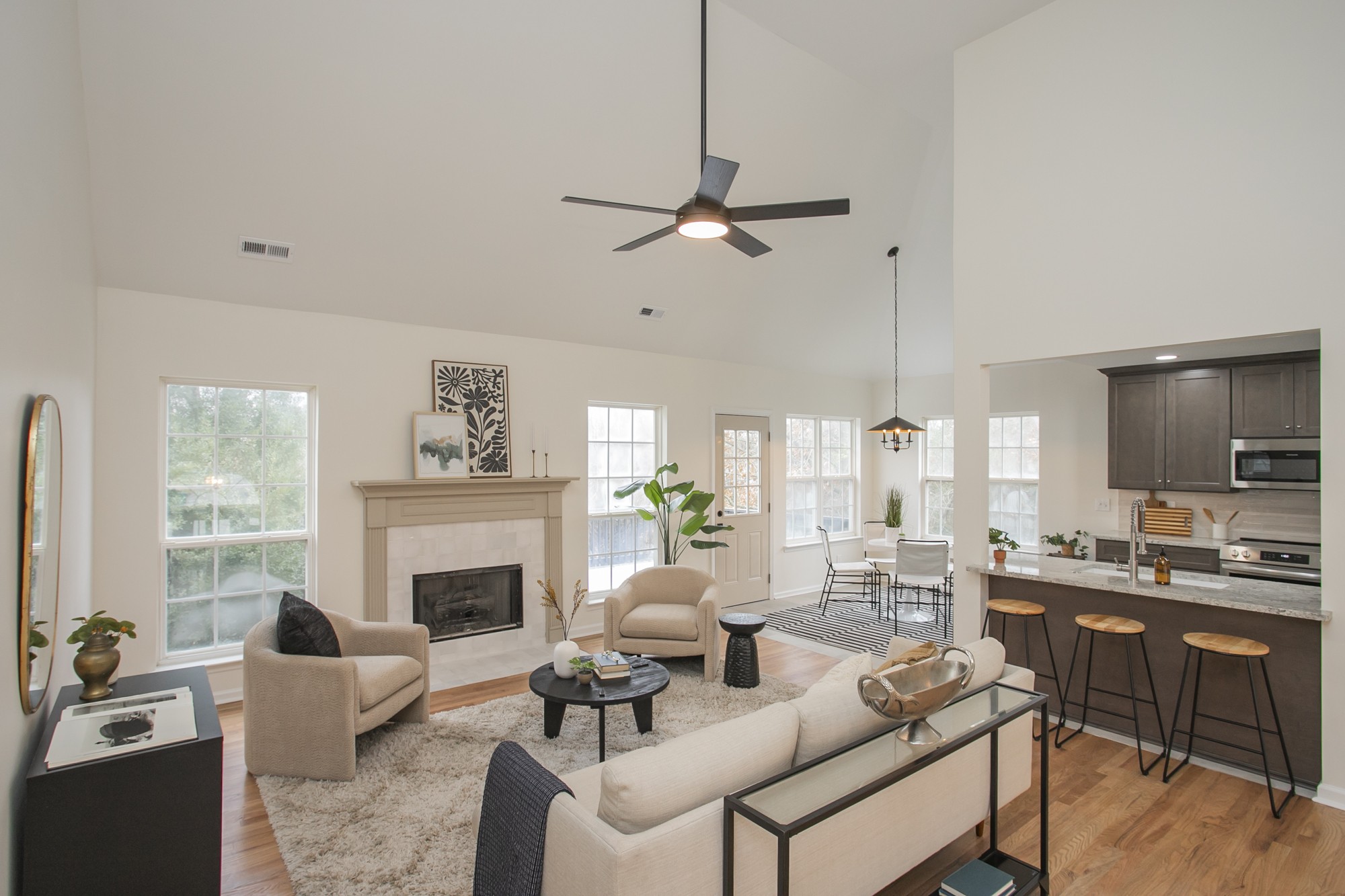 Spring Hill, Tennessee 37174, United States, 5 Bedrooms Bedrooms, ,3 BathroomsBathrooms,Residential,Pending,17368