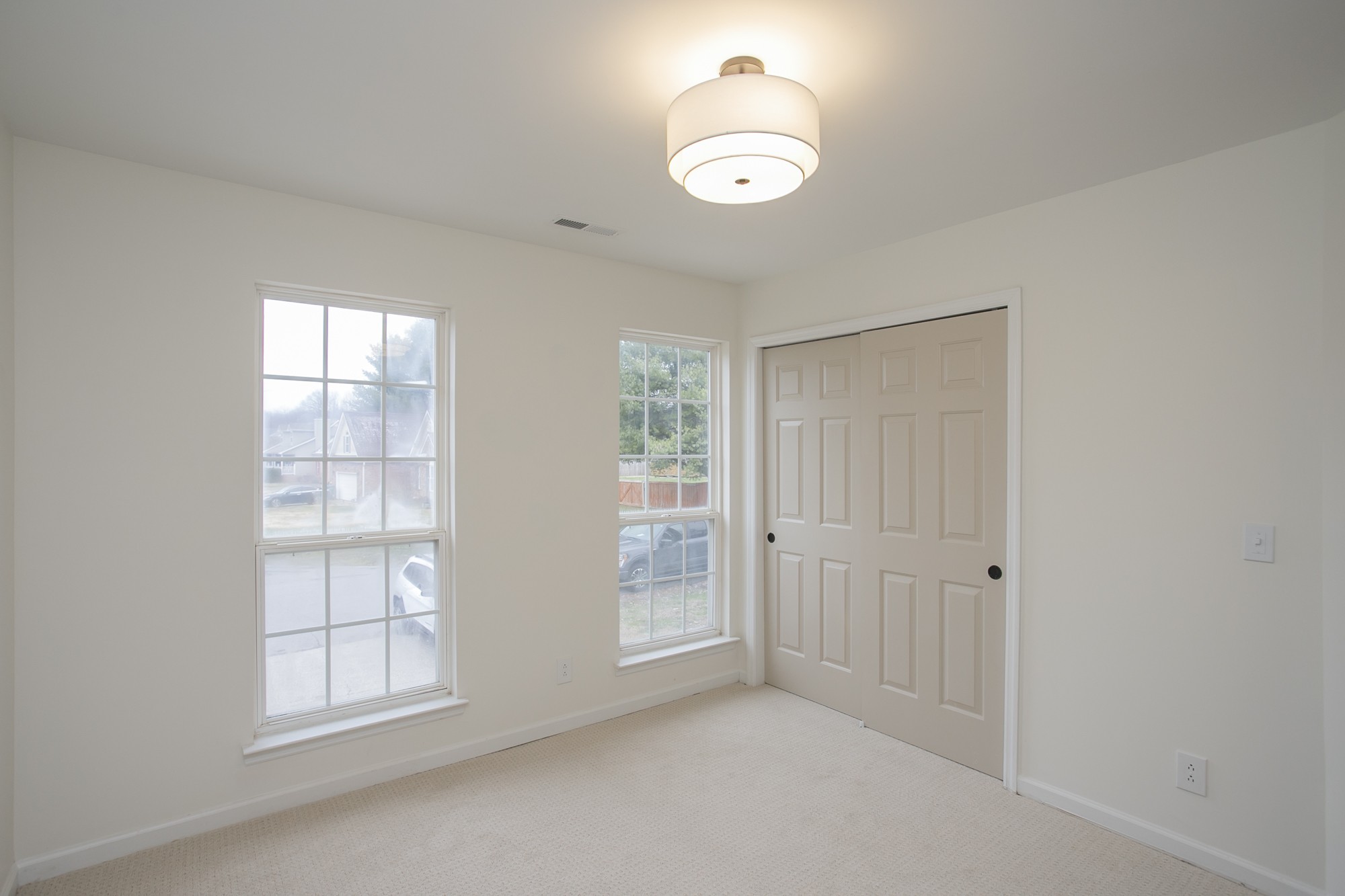 Spring Hill, Tennessee 37174, United States, 5 Bedrooms Bedrooms, ,3 BathroomsBathrooms,Residential,Pending,17368