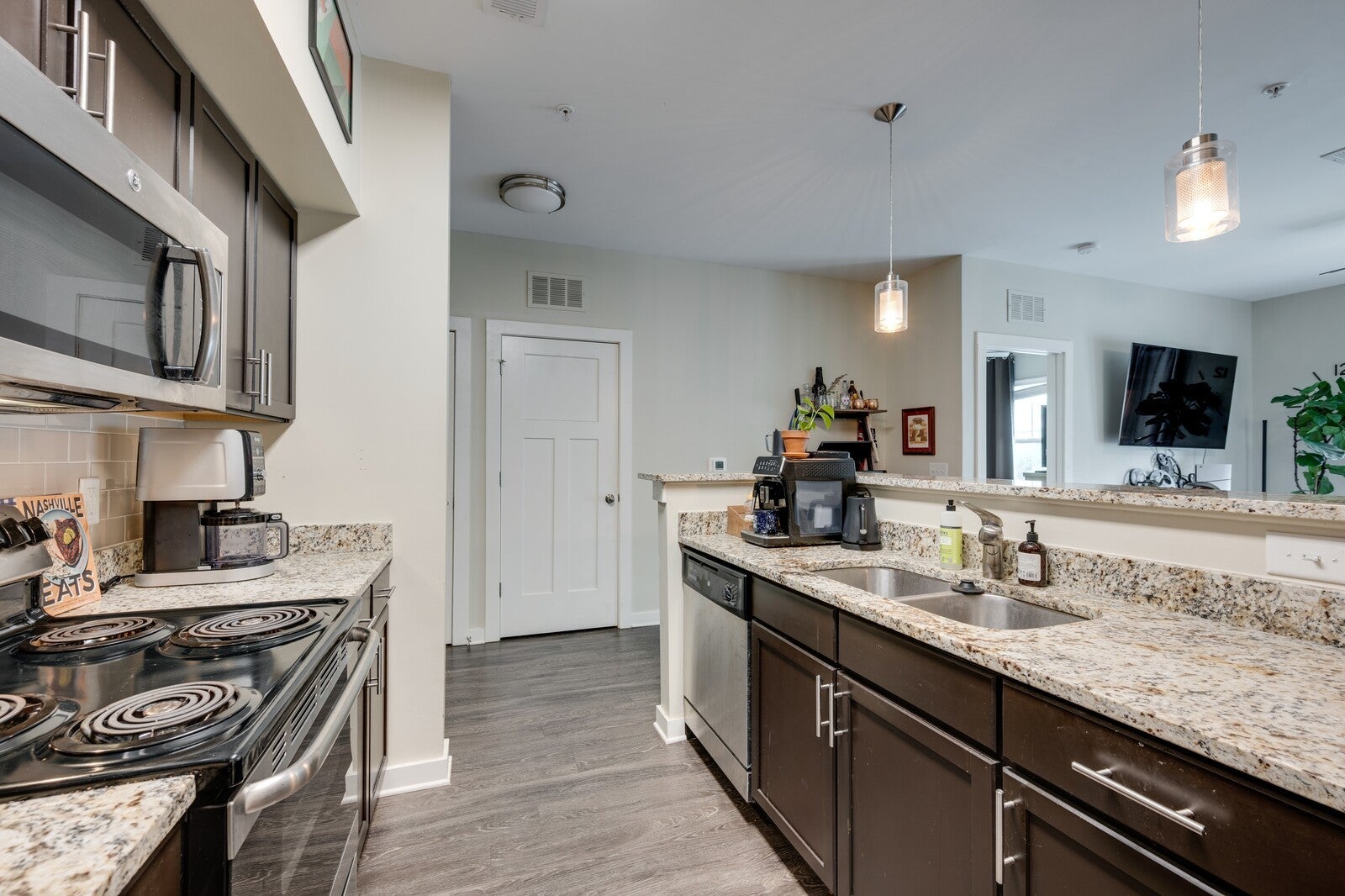 414 Rosedale Ave 205