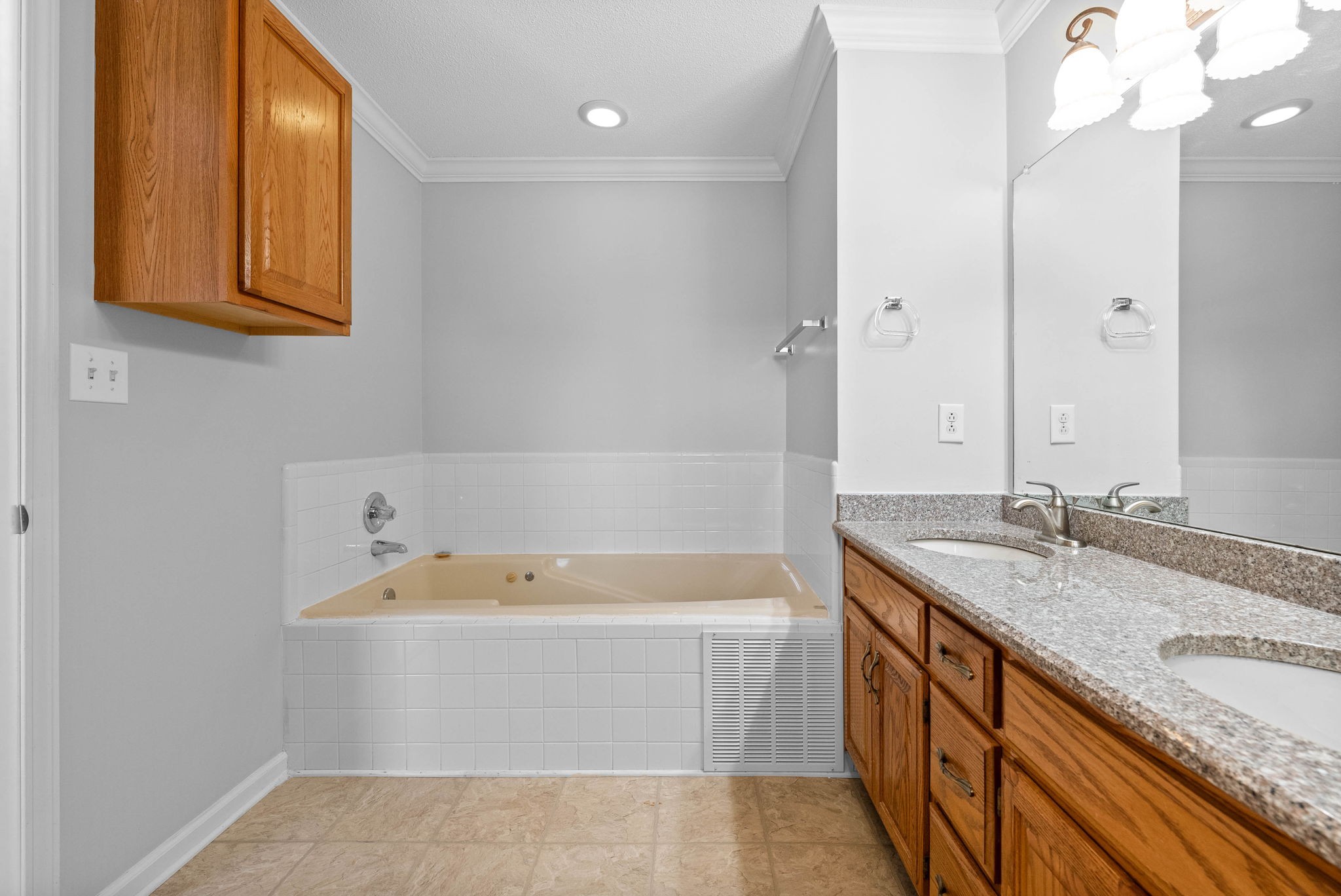 Clarksville, Tennessee 37043, United States, 4 Bedrooms Bedrooms, ,3 BathroomsBathrooms,Residential,Active,77461