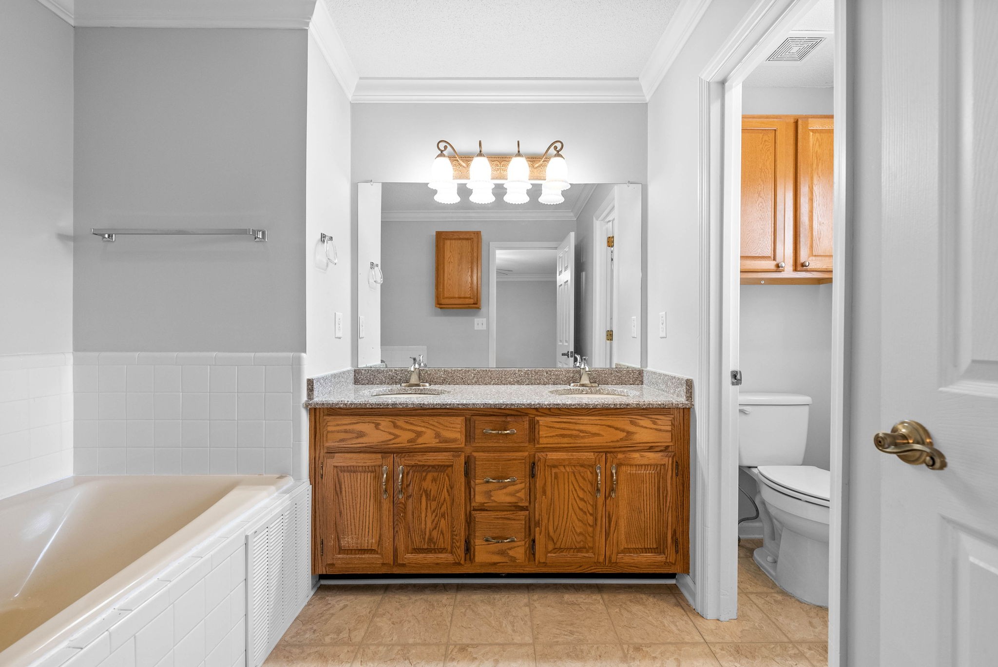 Clarksville, Tennessee 37043, United States, 4 Bedrooms Bedrooms, ,3 BathroomsBathrooms,Residential,Active,77461