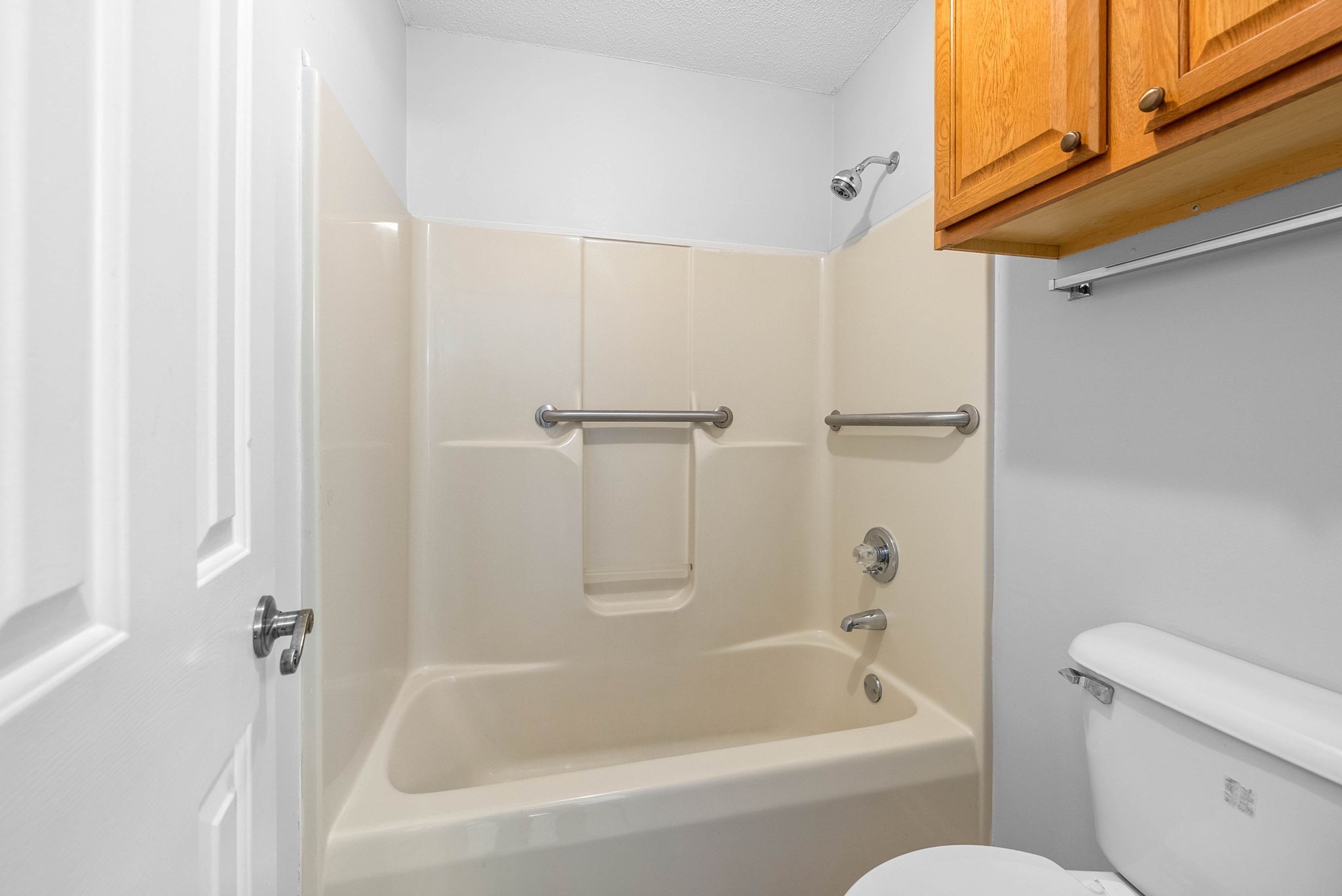 Clarksville, Tennessee 37043, United States, 4 Bedrooms Bedrooms, ,3 BathroomsBathrooms,Residential,Active,77461