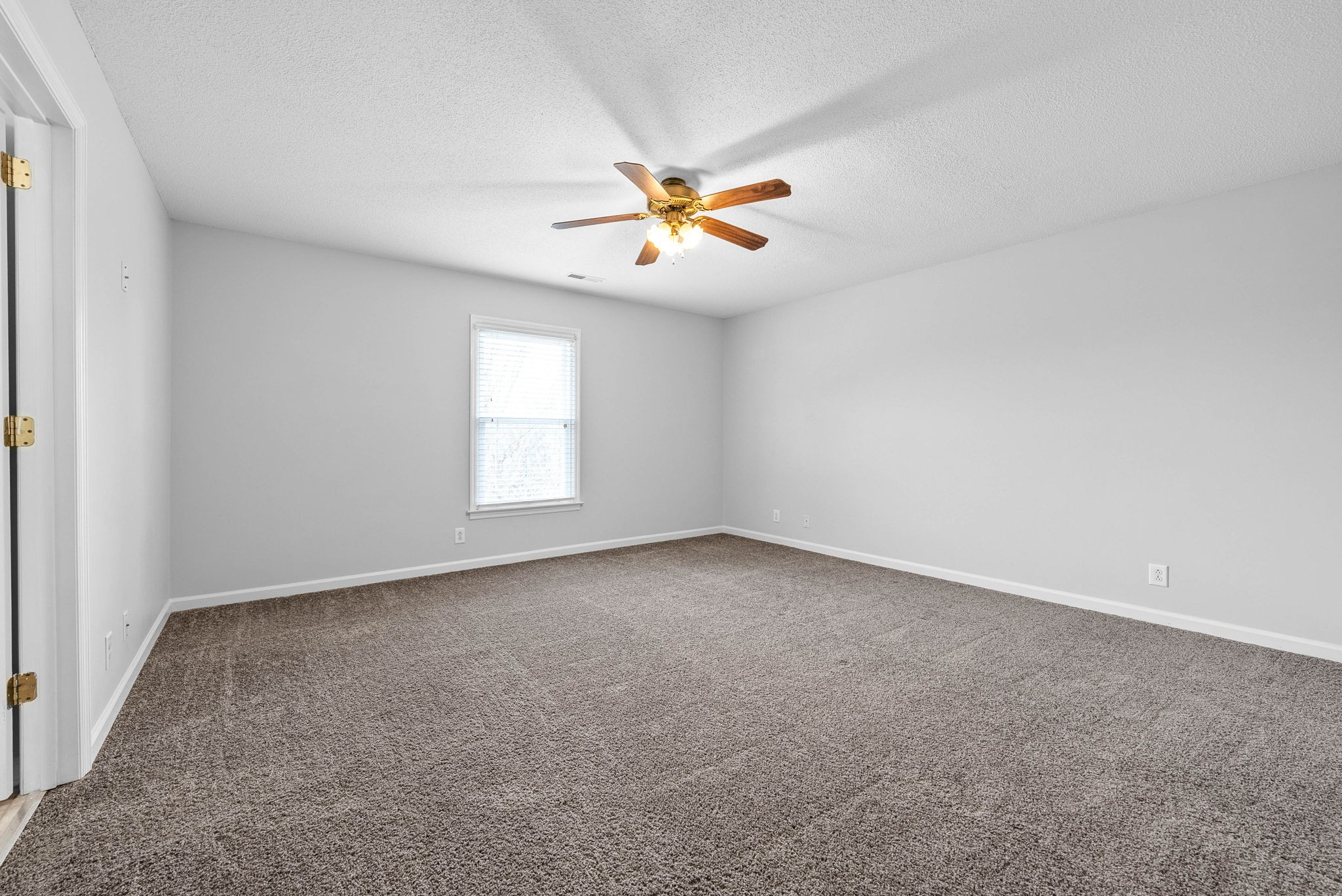 Clarksville, Tennessee 37043, United States, 4 Bedrooms Bedrooms, ,3 BathroomsBathrooms,Residential,Active,77461