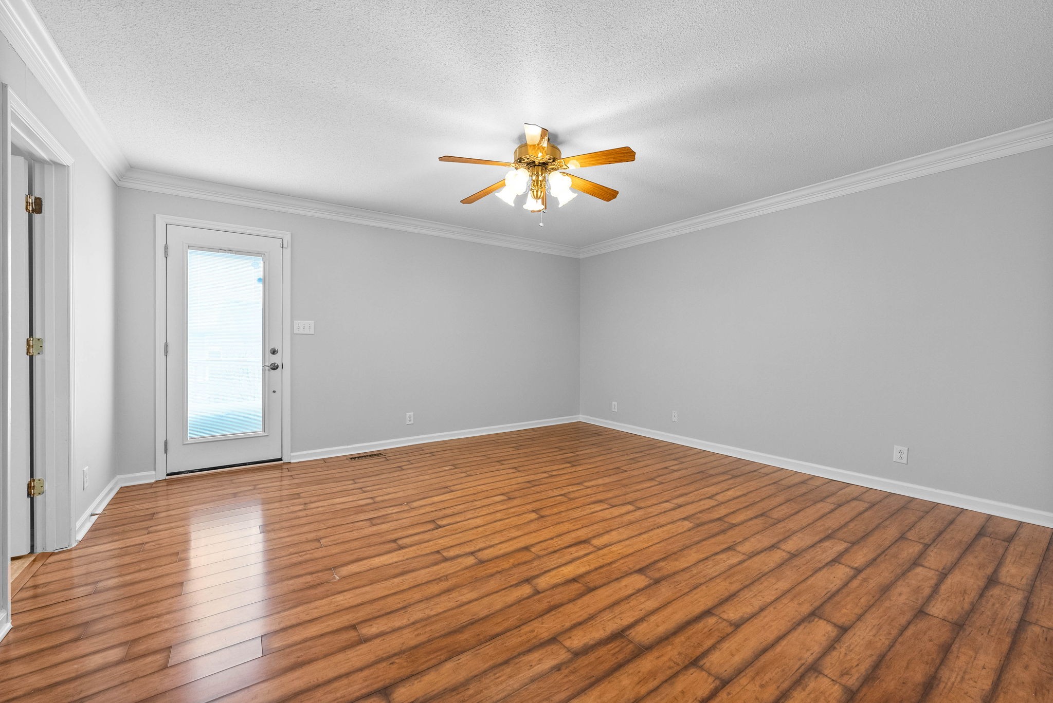 Clarksville, Tennessee 37043, United States, 4 Bedrooms Bedrooms, ,3 BathroomsBathrooms,Residential,Active,77461