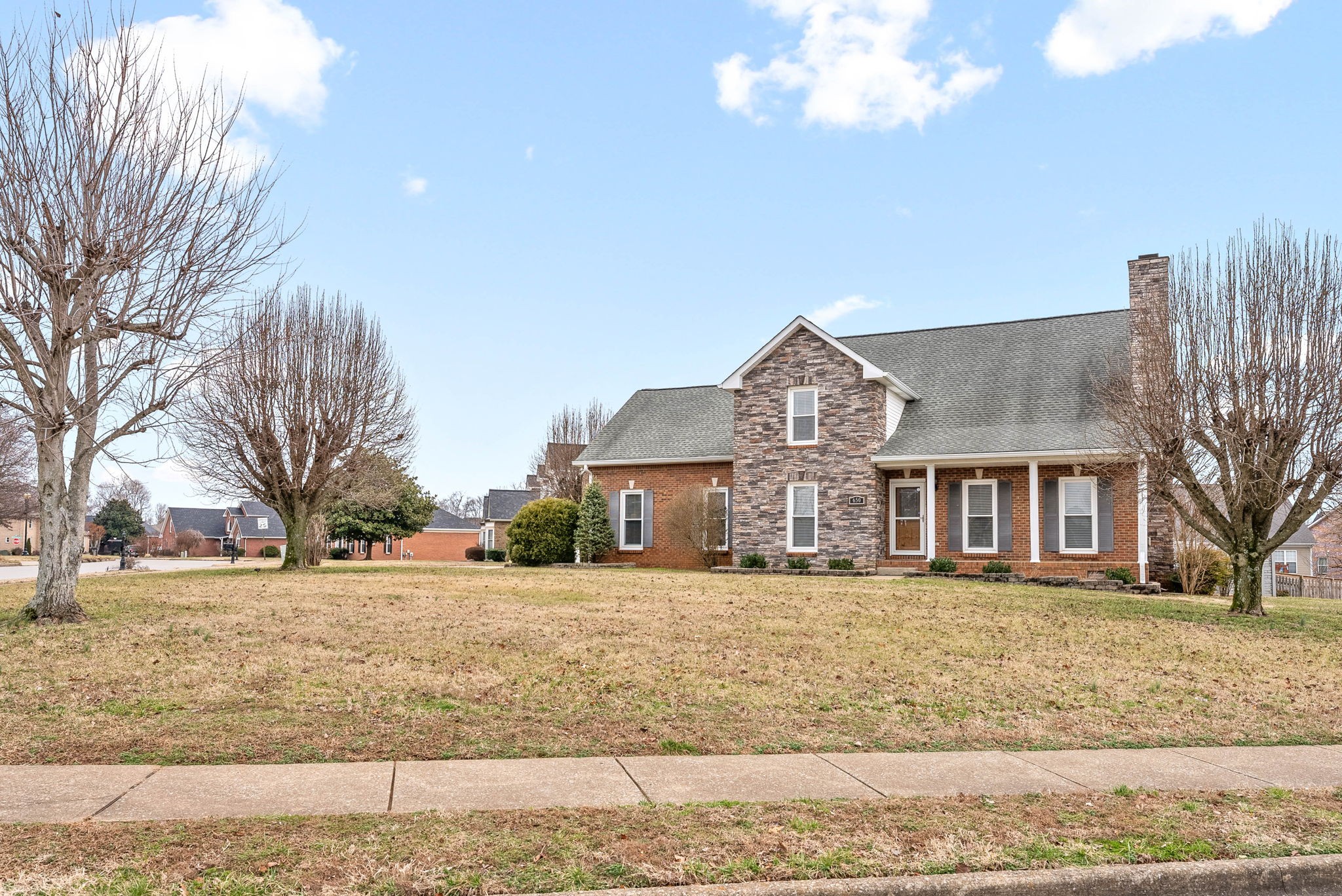 Clarksville, Tennessee 37043, United States, 4 Bedrooms Bedrooms, ,3 BathroomsBathrooms,Residential,Active,77461