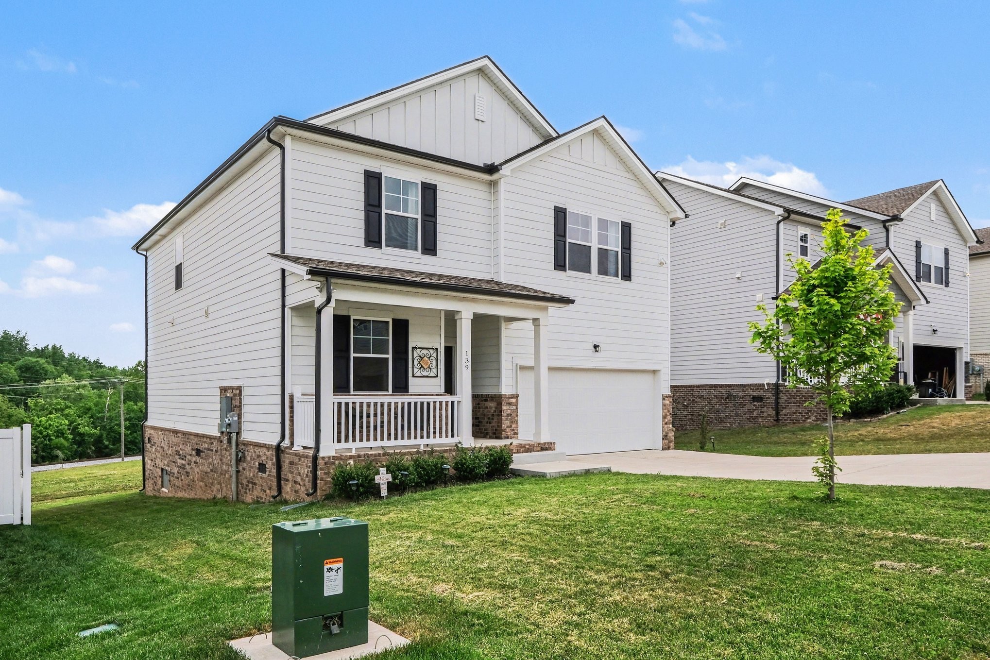 139 Millbrook Dr E