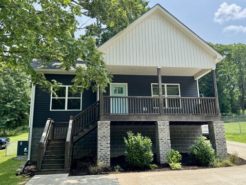 1120 Taylor Town Rd White Bluff TN 37187