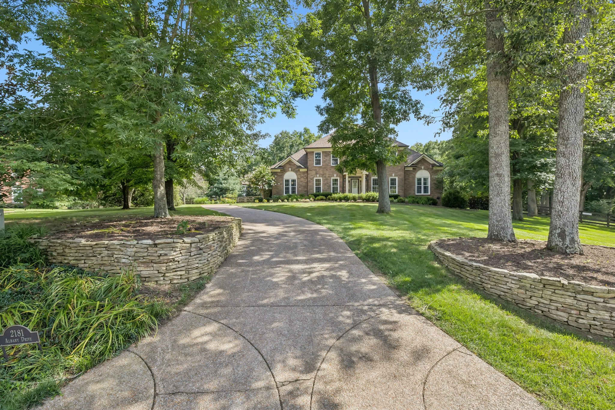 2181 Albany Dr