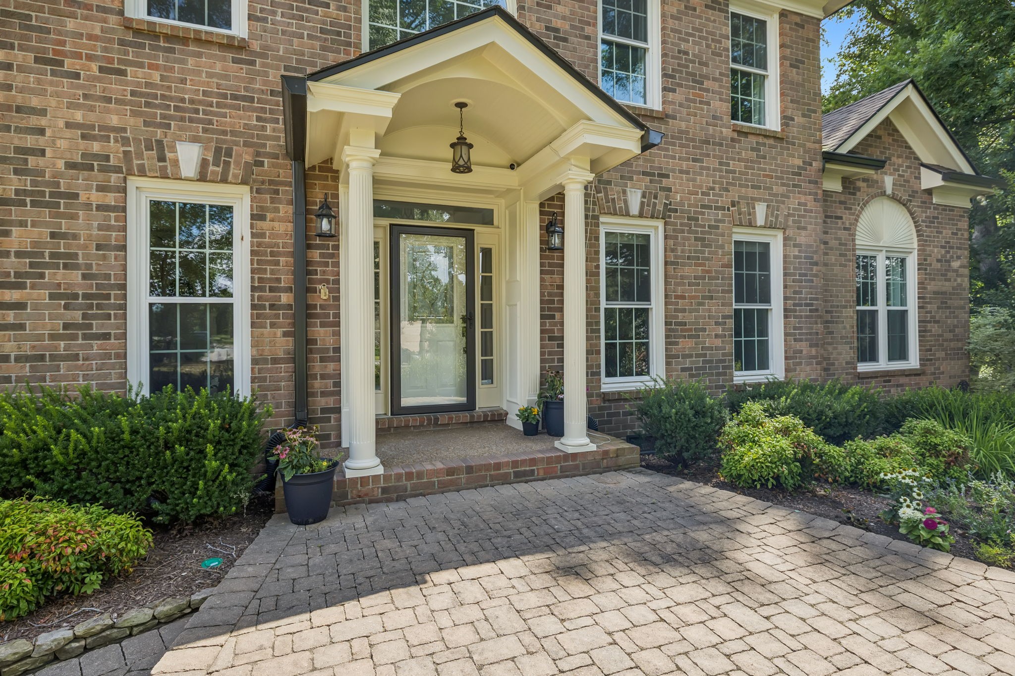 2181 Albany Dr