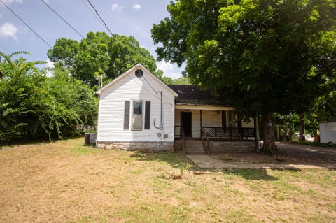 Photo of 605 Moody St, Shelbyville, TN 37160 (MLS # 3514422)