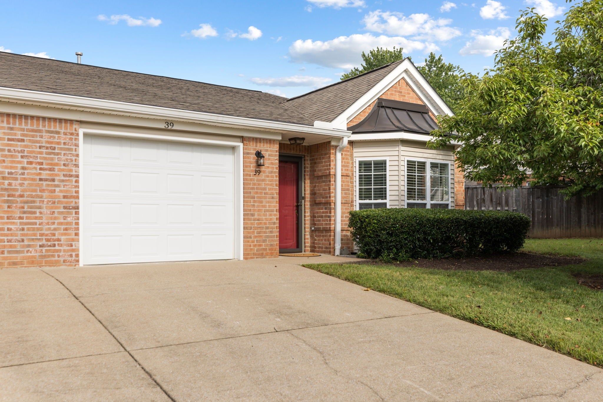 39 Chadwell Ln