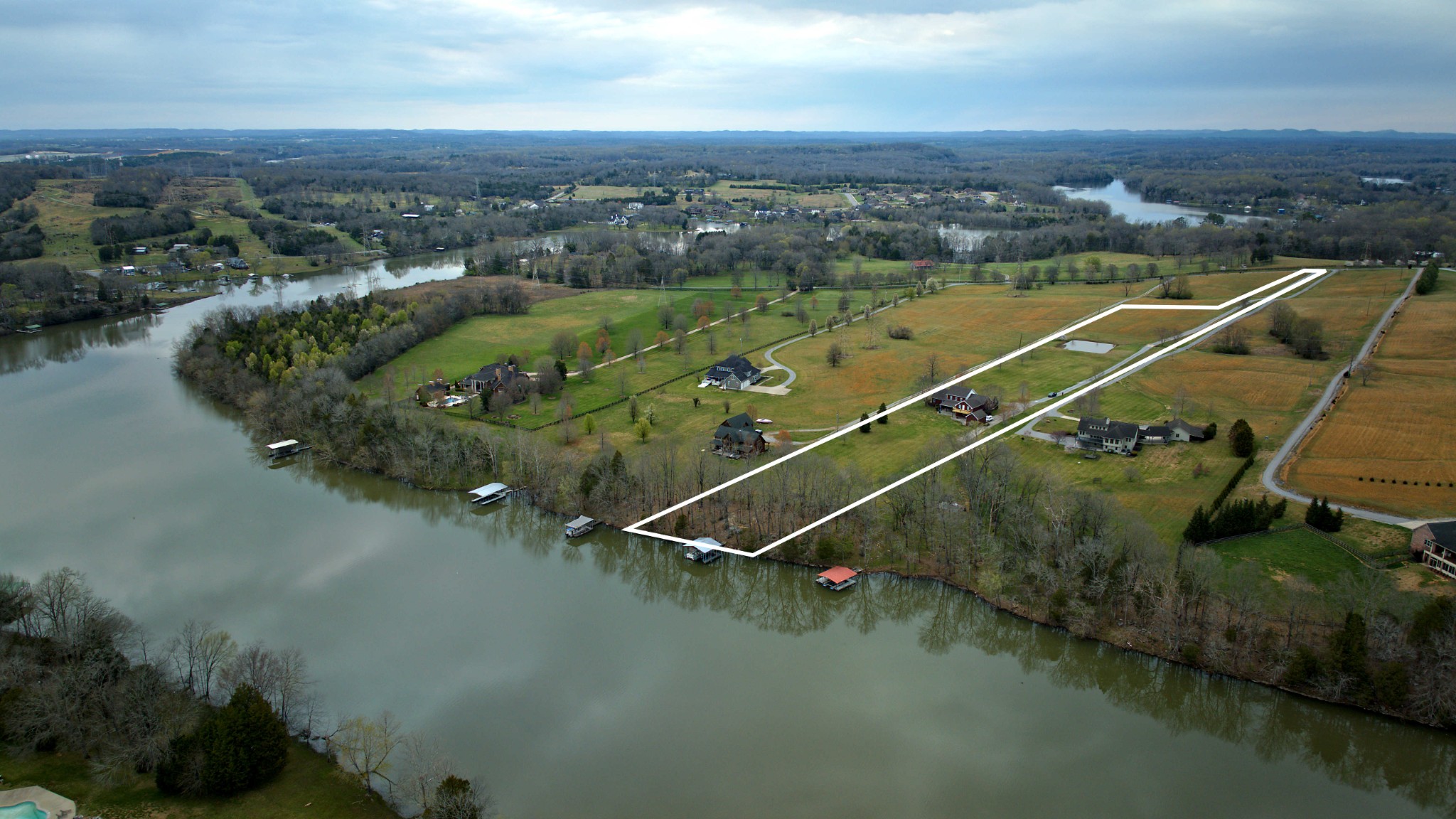 272 Davis Rd