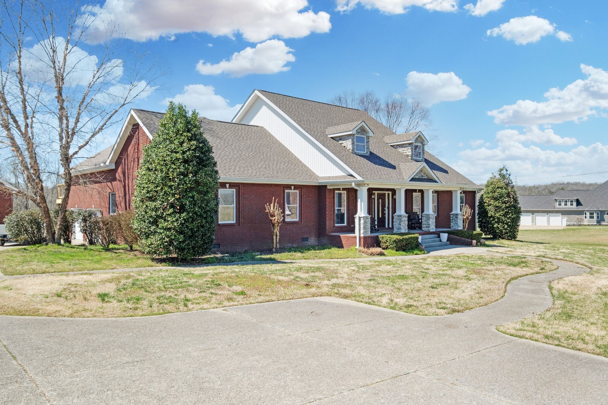 272 Davis Rd