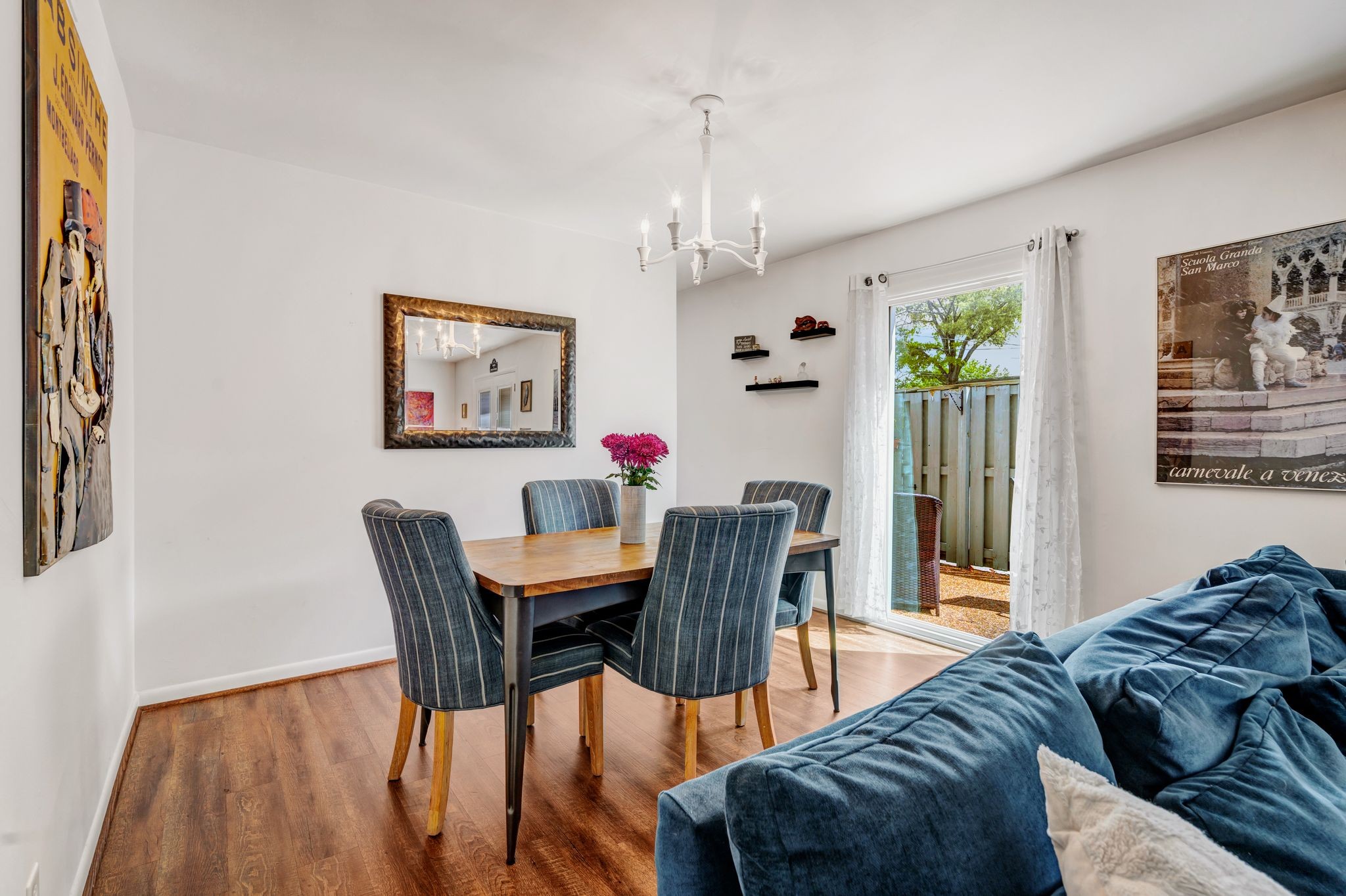 1900 Richard Jones Rd Z4