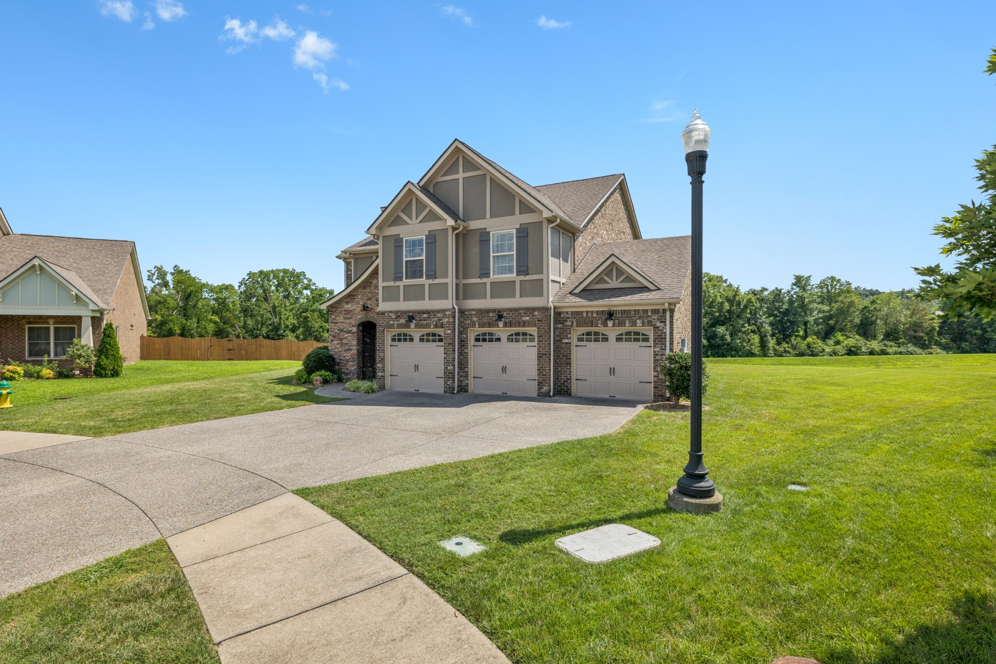 993 Waterstone Dr