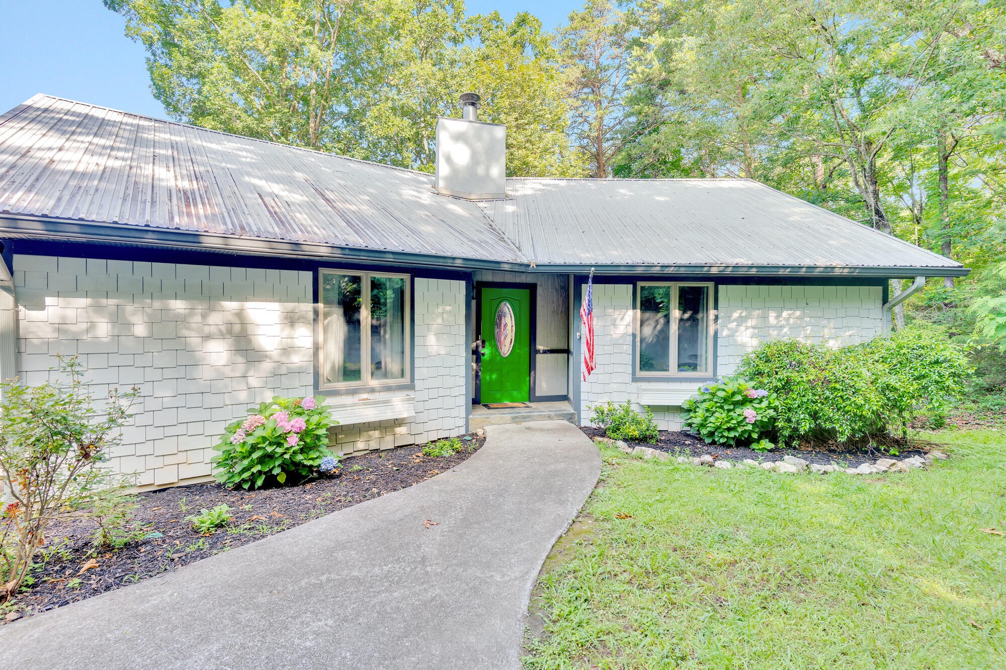 8668 W Highway 136